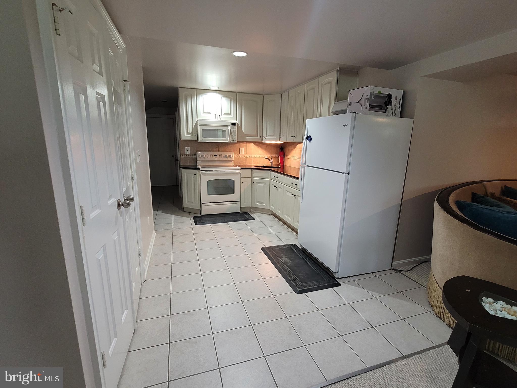 ROBEYS MEADOW - Residential Lease