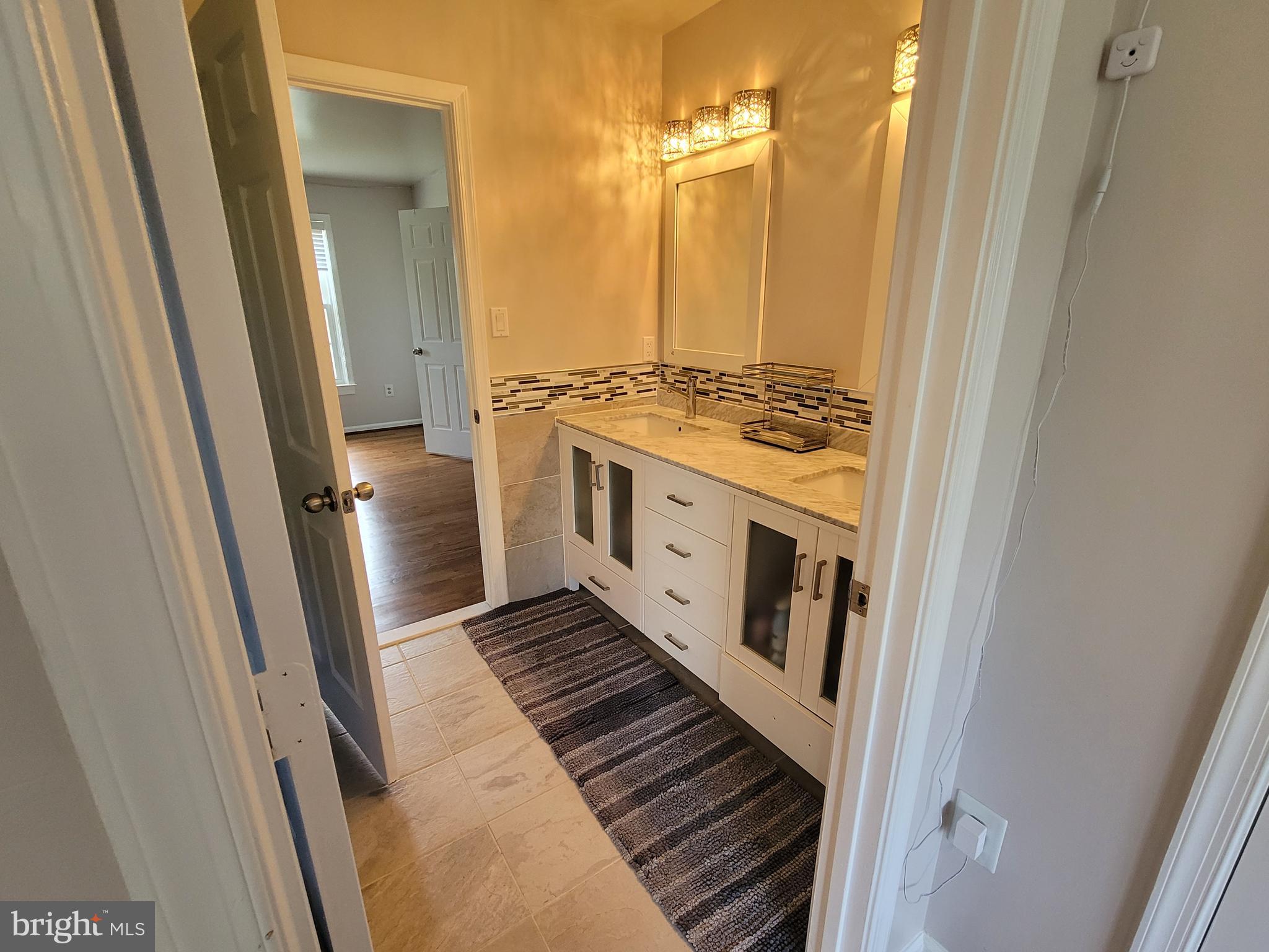 ROBEYS MEADOW - Residential Lease
