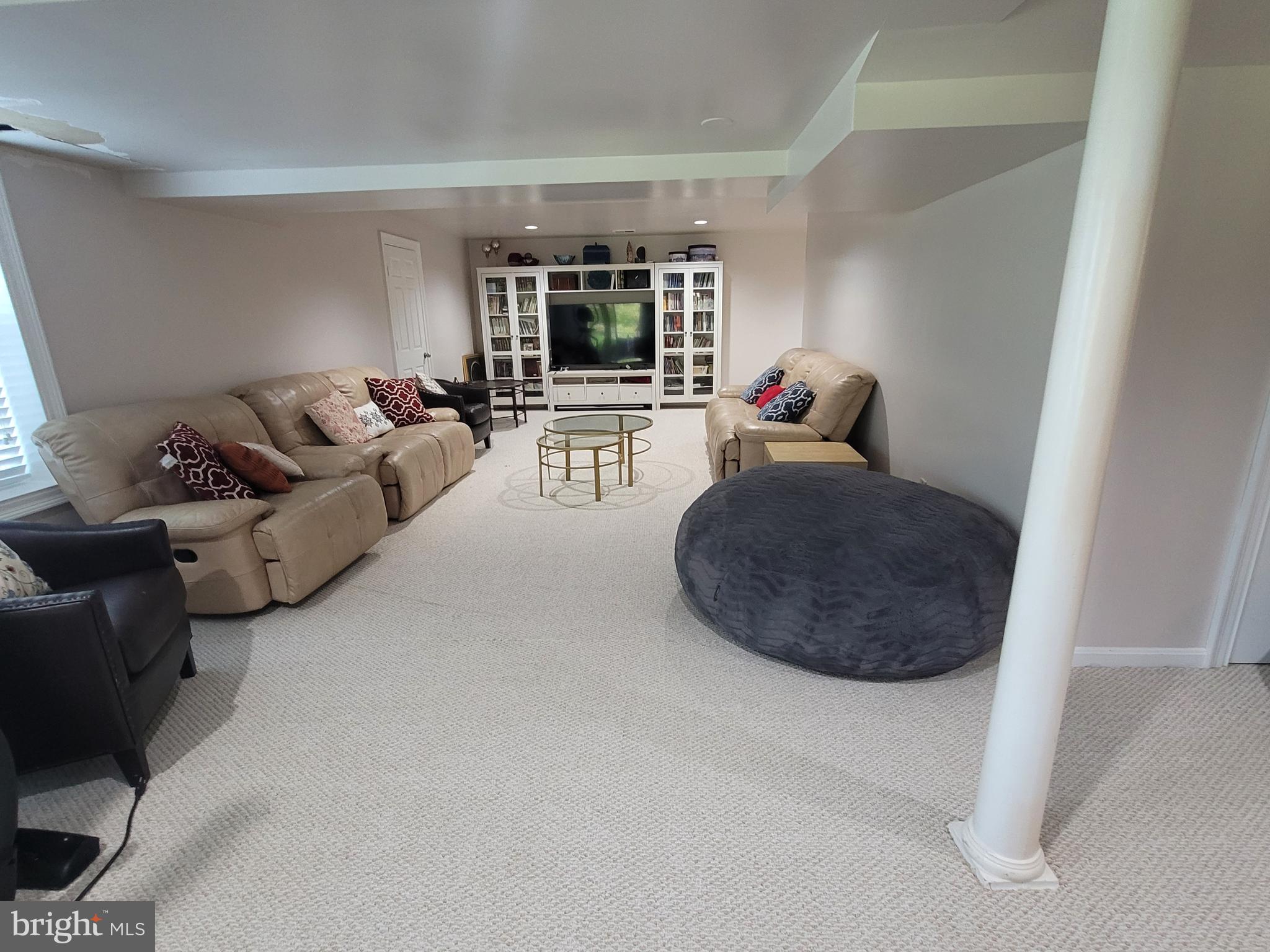ROBEYS MEADOW - Residential Lease
