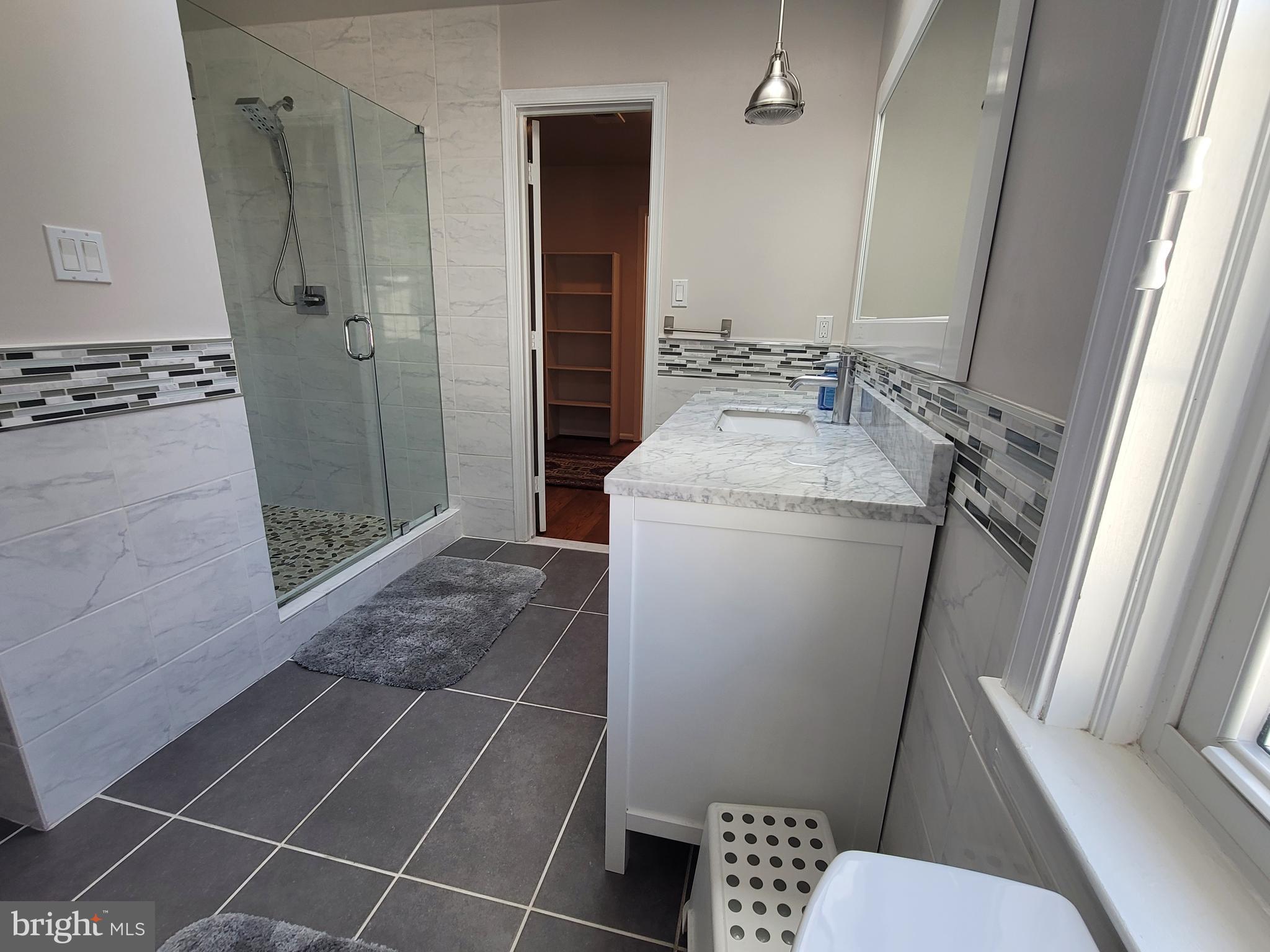 ROBEYS MEADOW - Residential Lease