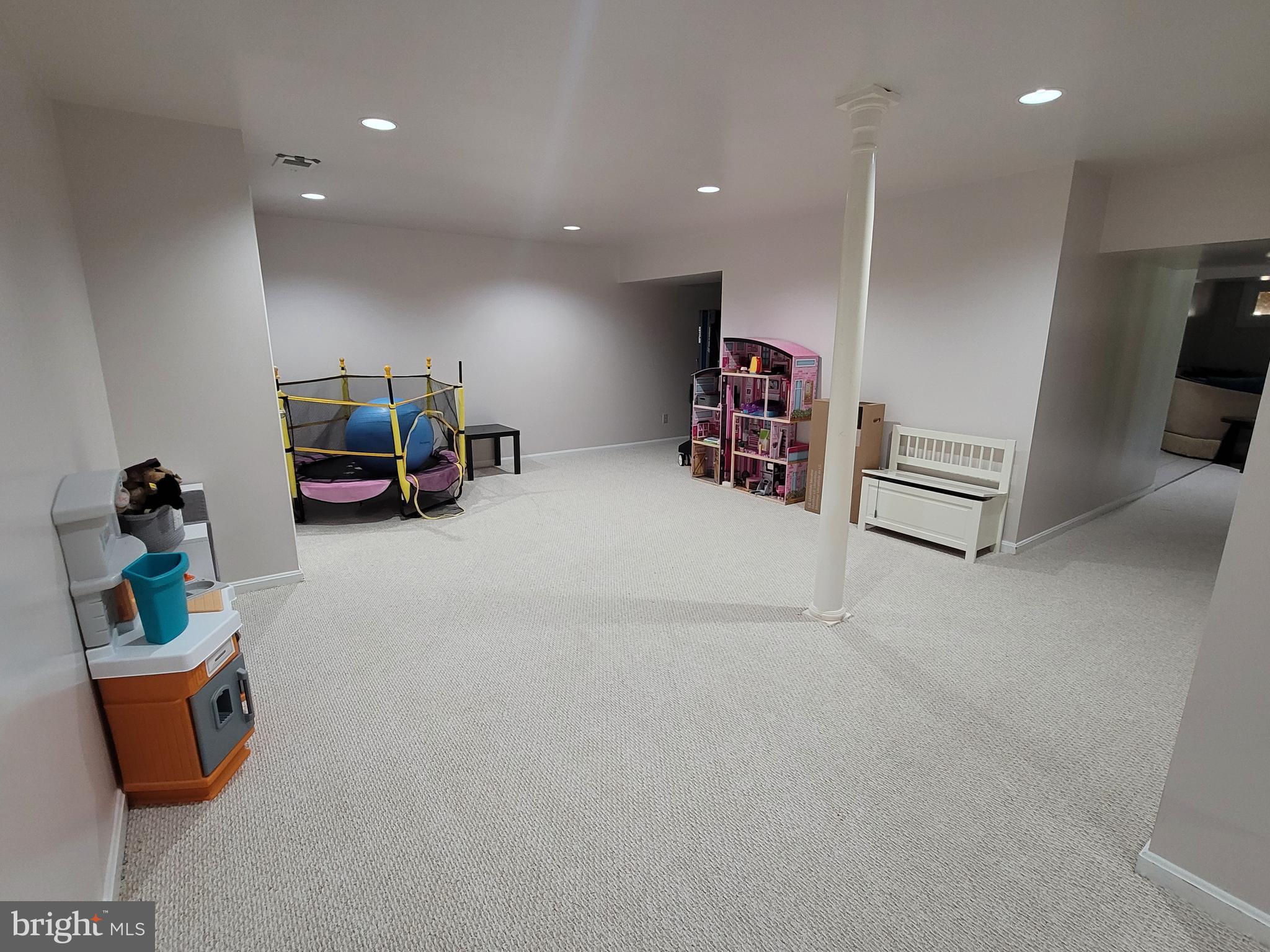 ROBEYS MEADOW - Residential Lease
