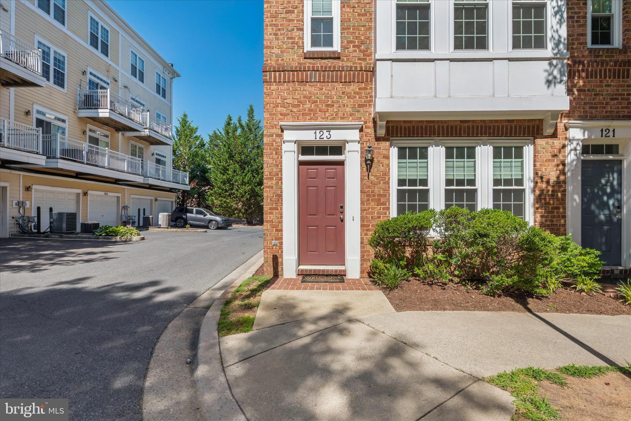 KENTLANDS - Residential