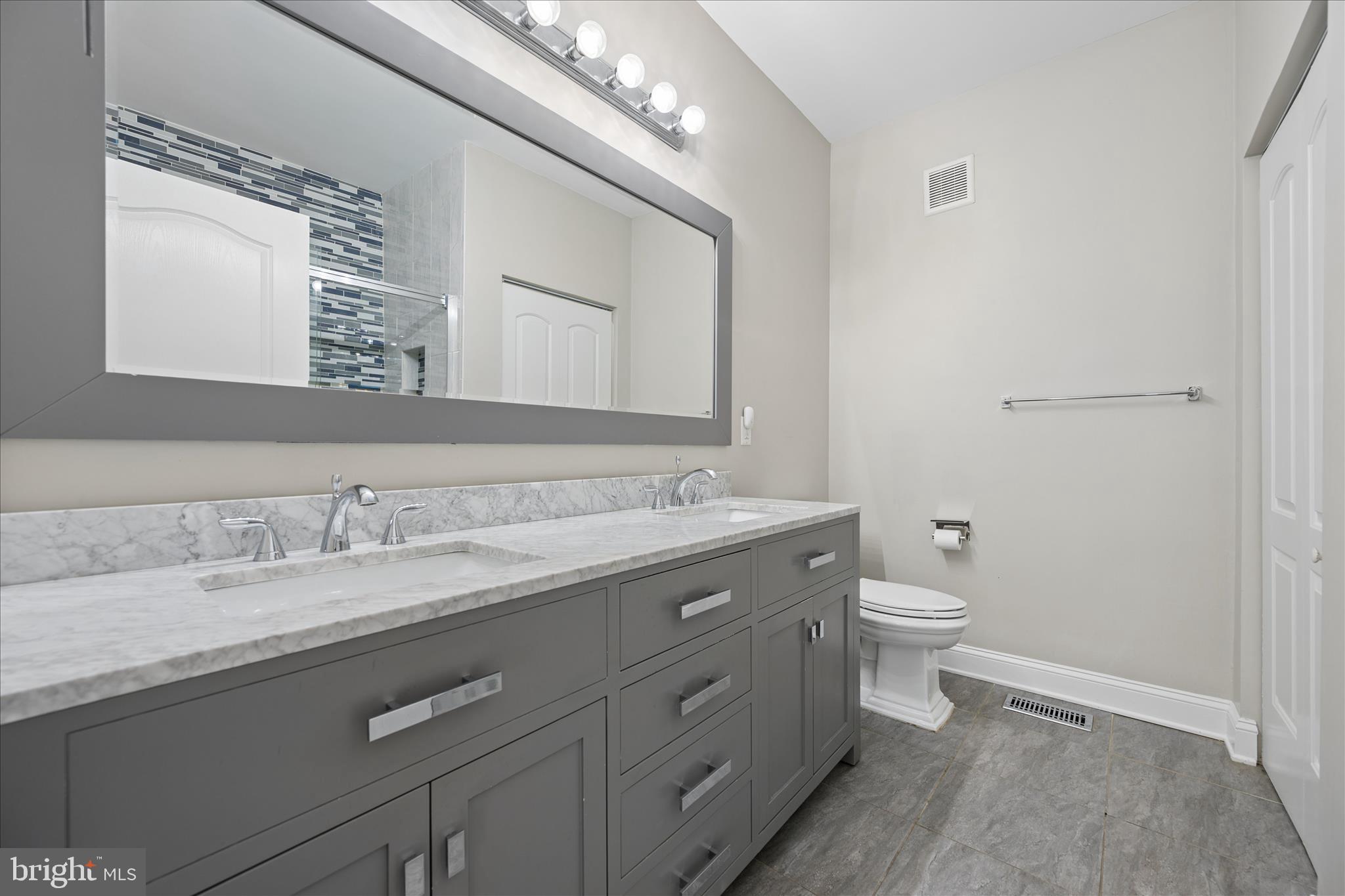 KENTLANDS - Residential