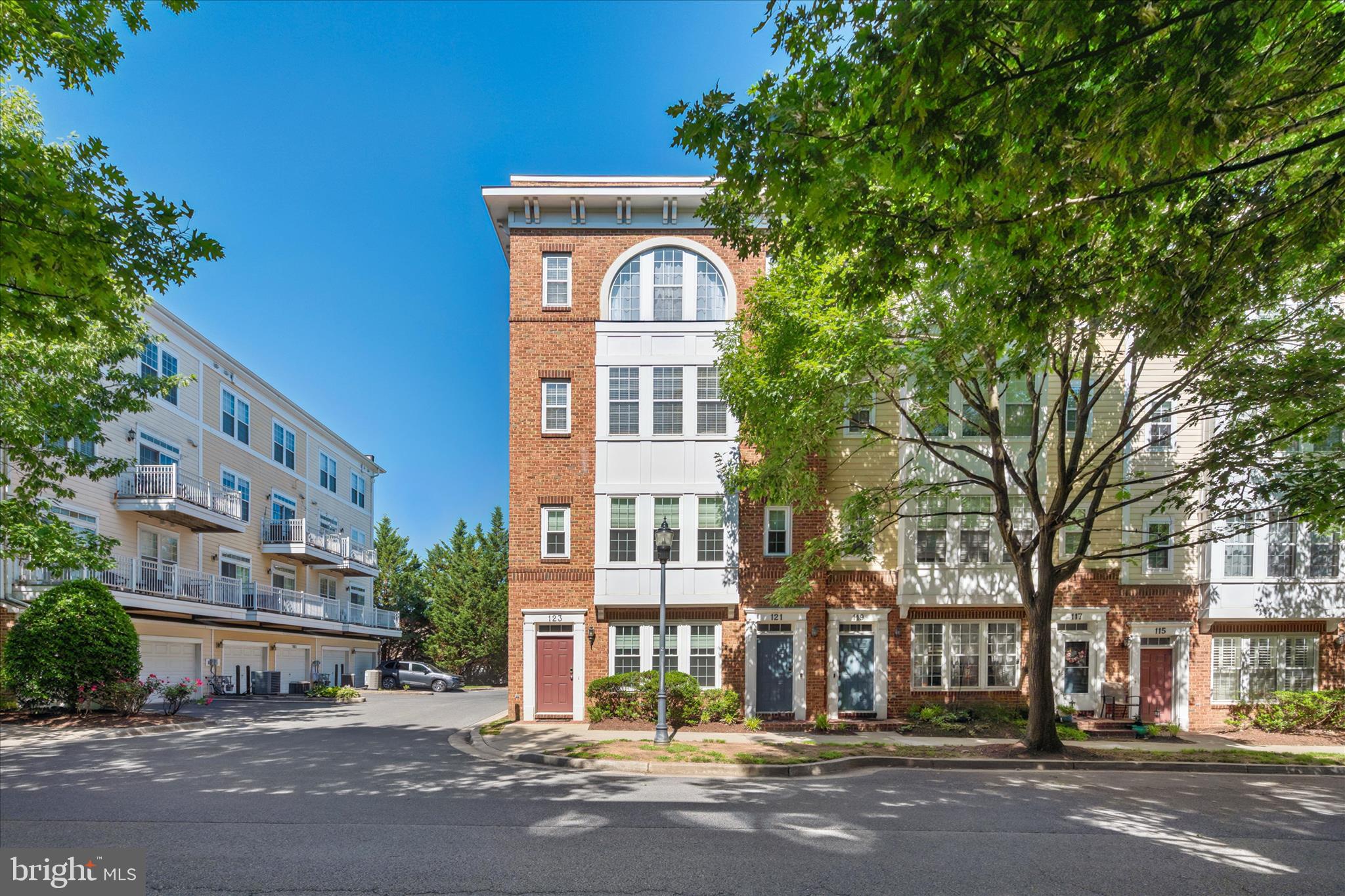 KENTLANDS - Residential