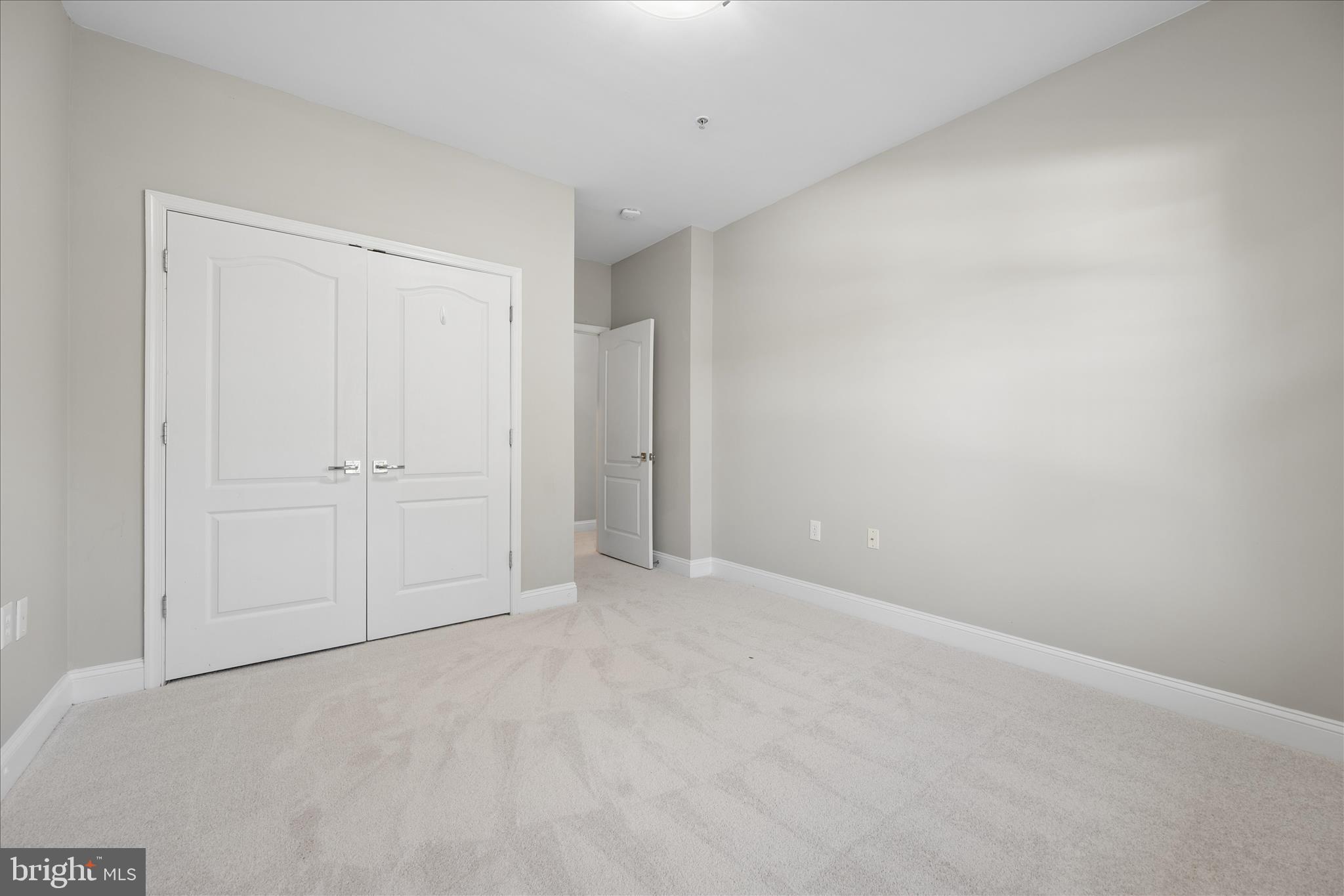 KENTLANDS - Residential
