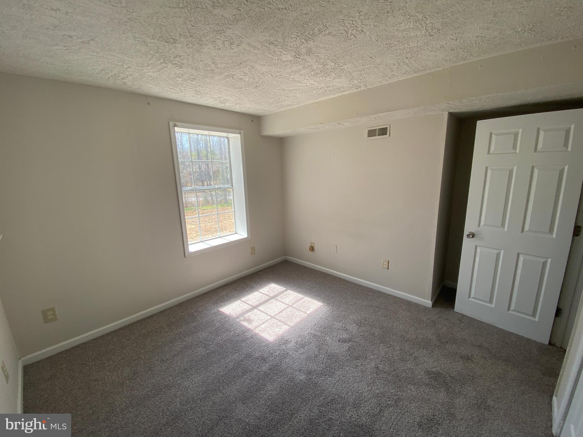 LAKE CAROLINE - Residential Lease
