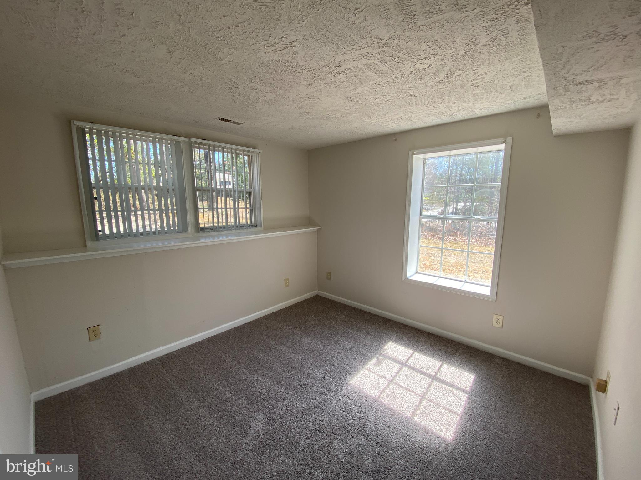 LAKE CAROLINE - Residential Lease