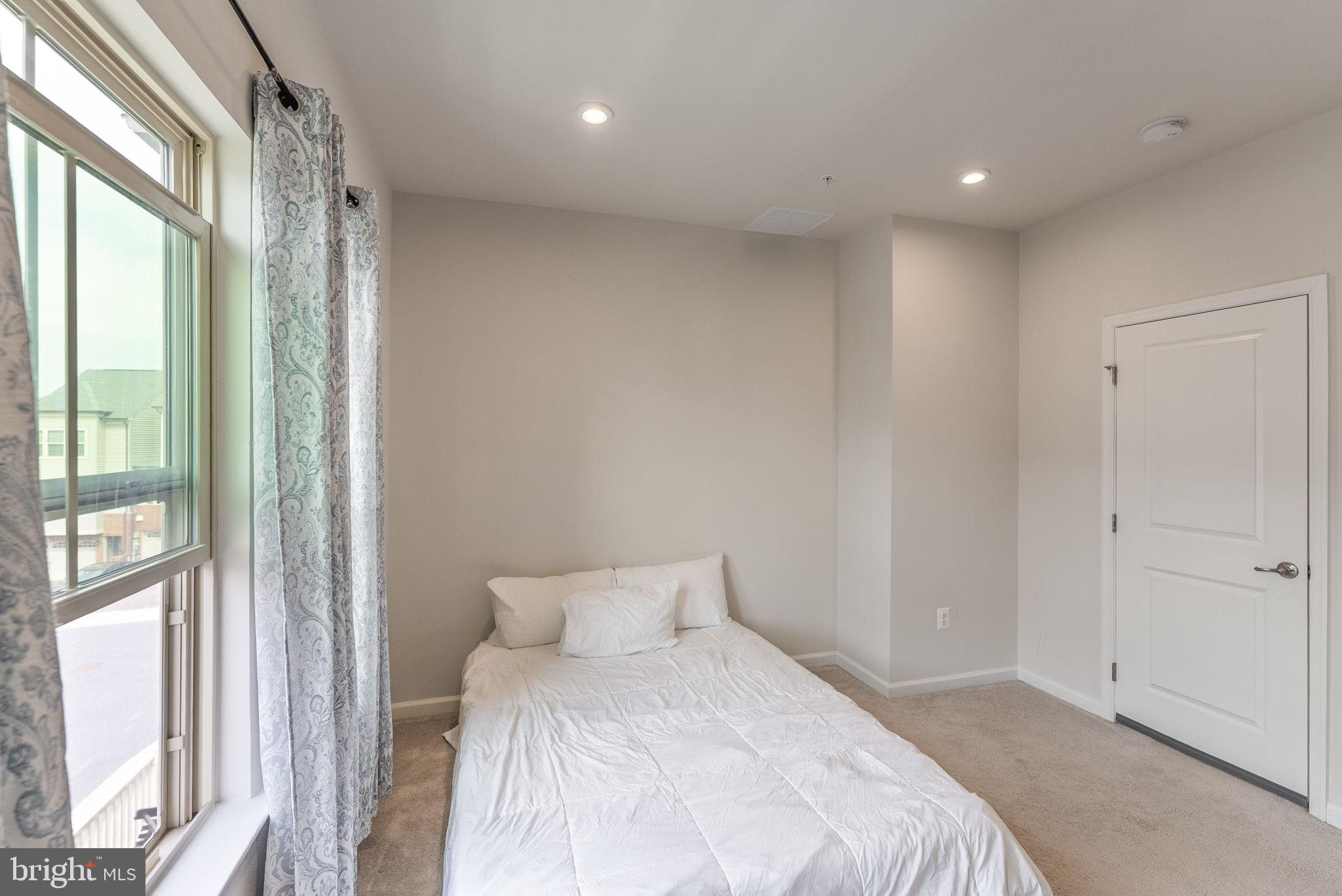 PARKSIDE - Residential Lease