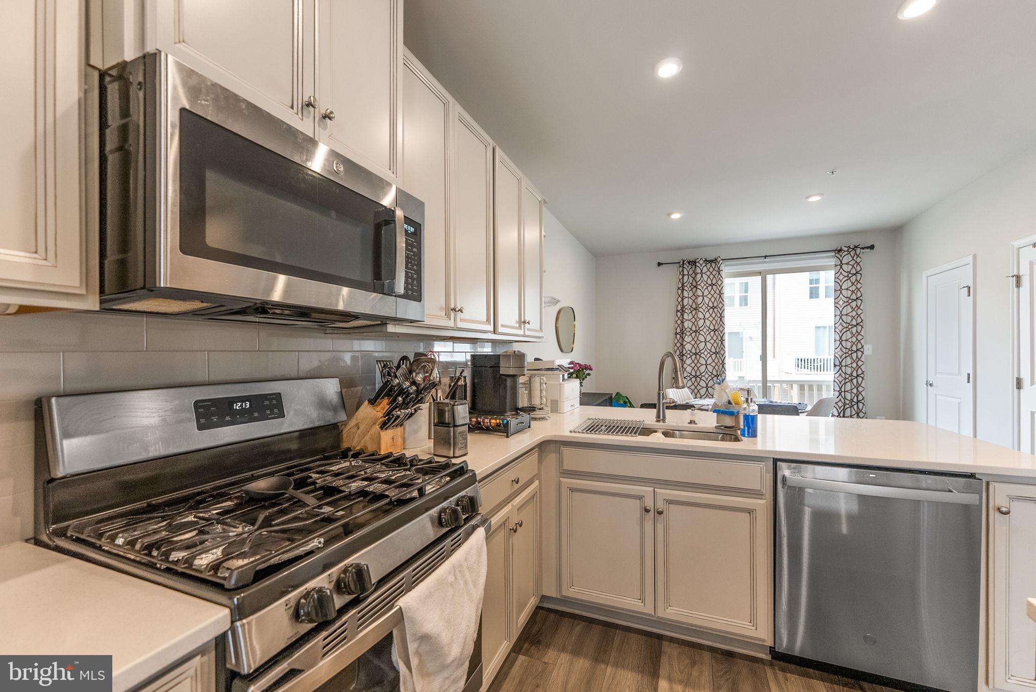 PARKSIDE - Residential Lease