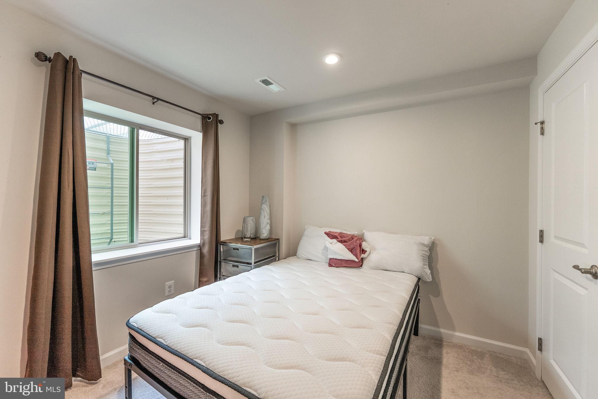 PARKSIDE - Residential Lease
