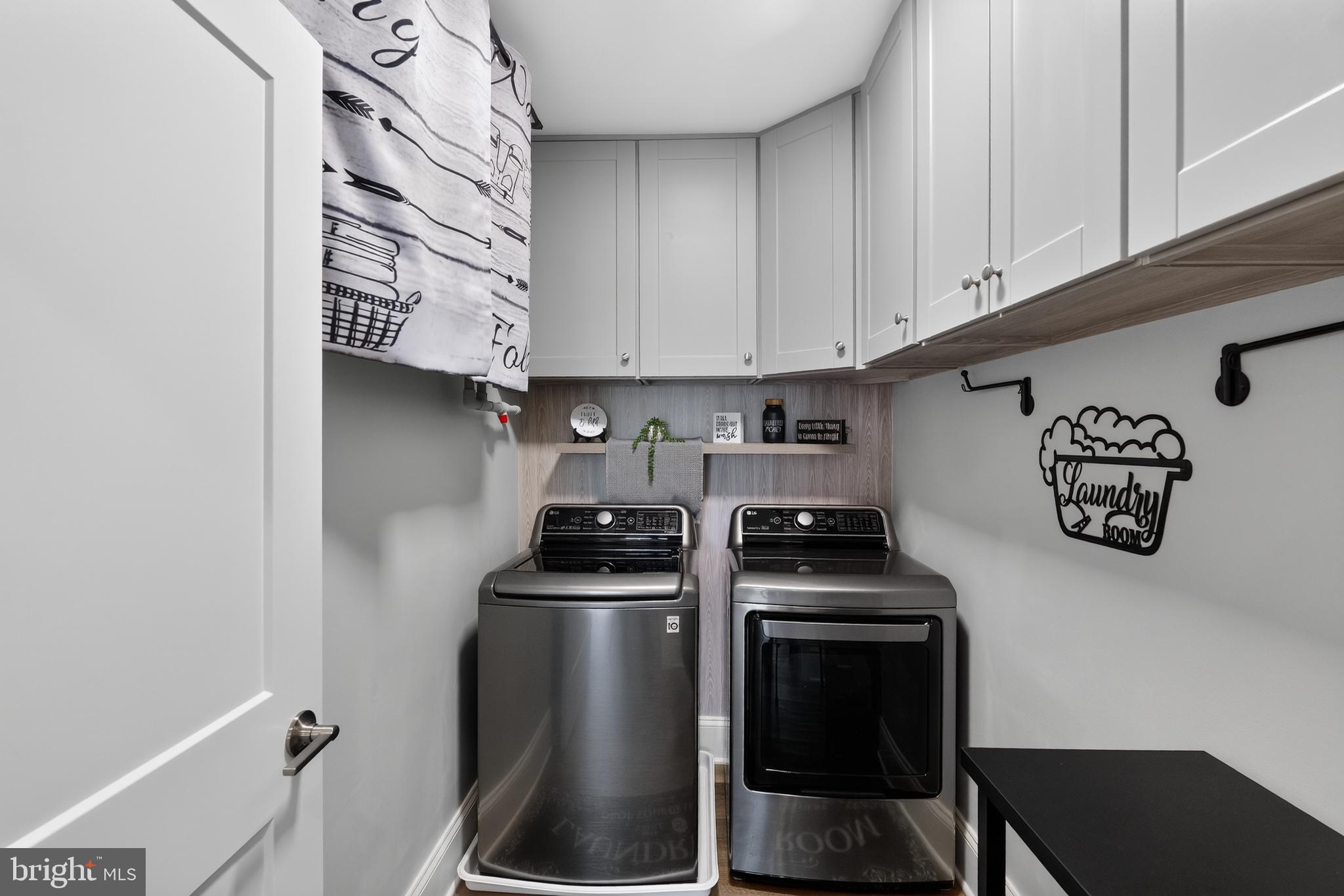 BOWLEYS QUARTERS - Residential