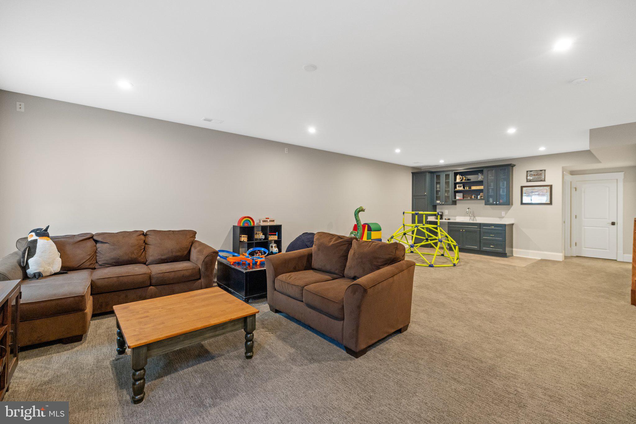 PIMMIT HILLS - Residential
