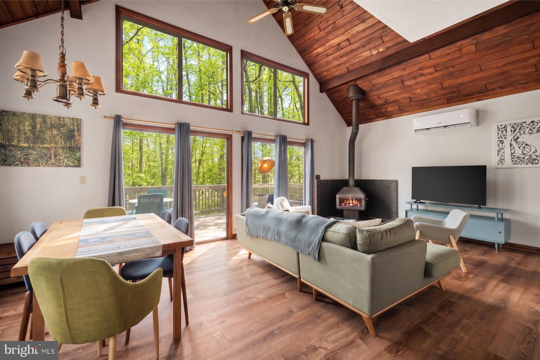 THUNDERBIRD HILLS - Residential