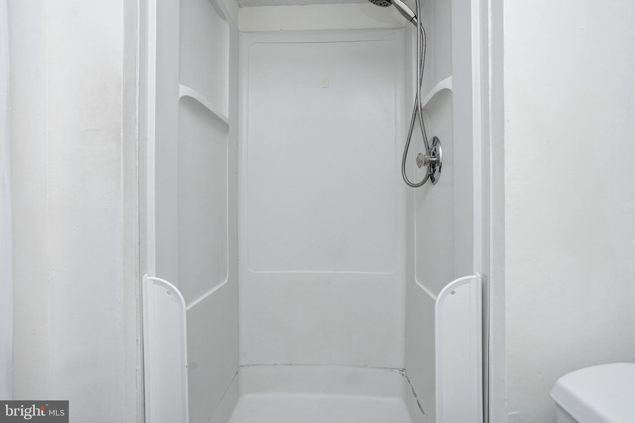 QUINCE ORCHARD MANOR - Residential