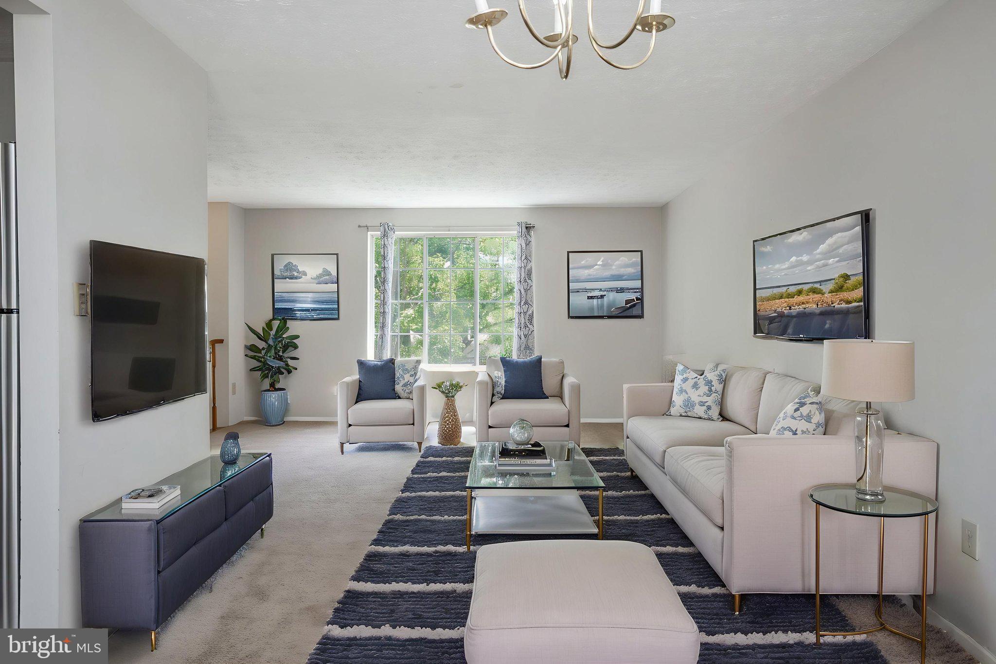QUINCE ORCHARD MANOR - Residential