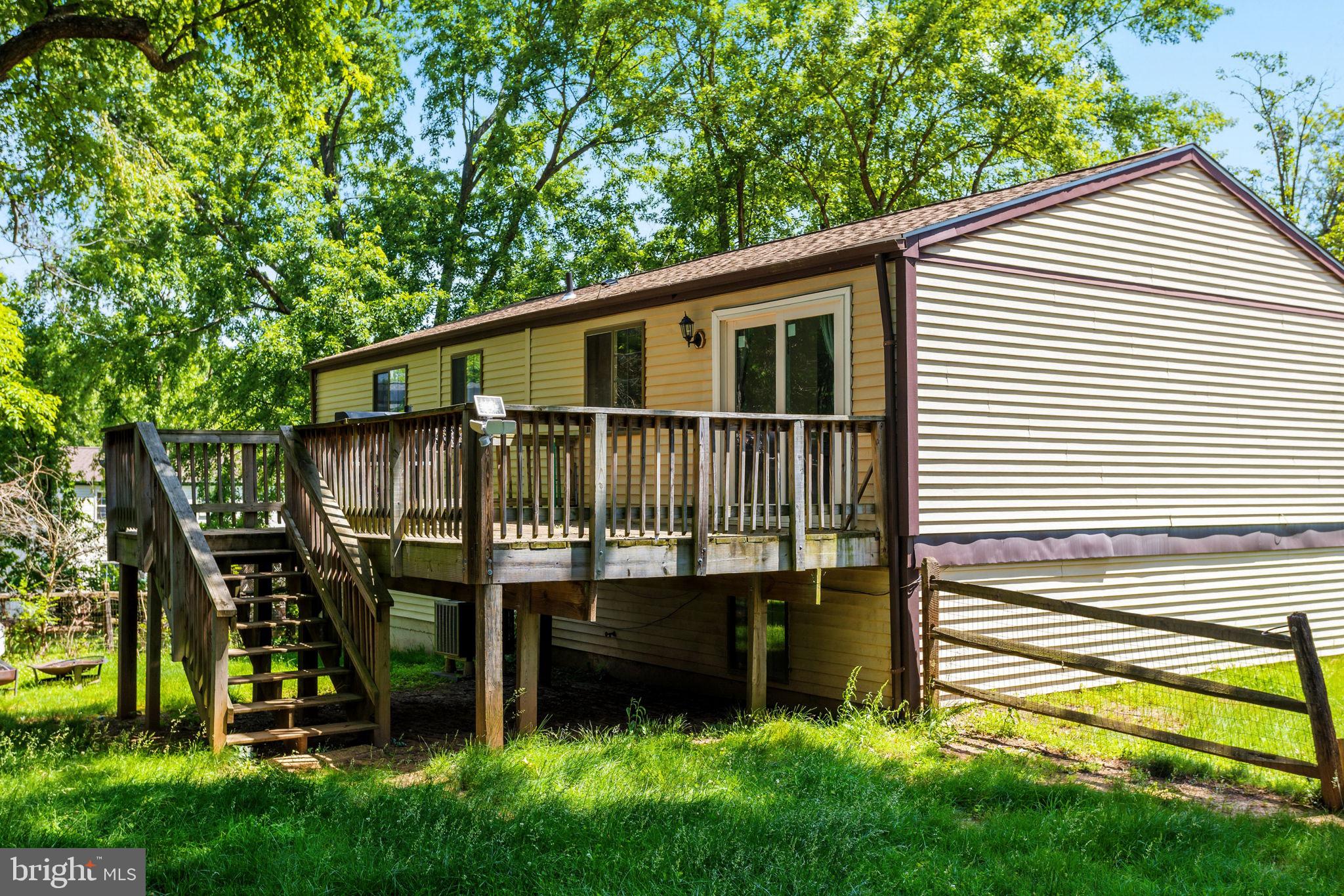 QUINCE ORCHARD MANOR - Residential