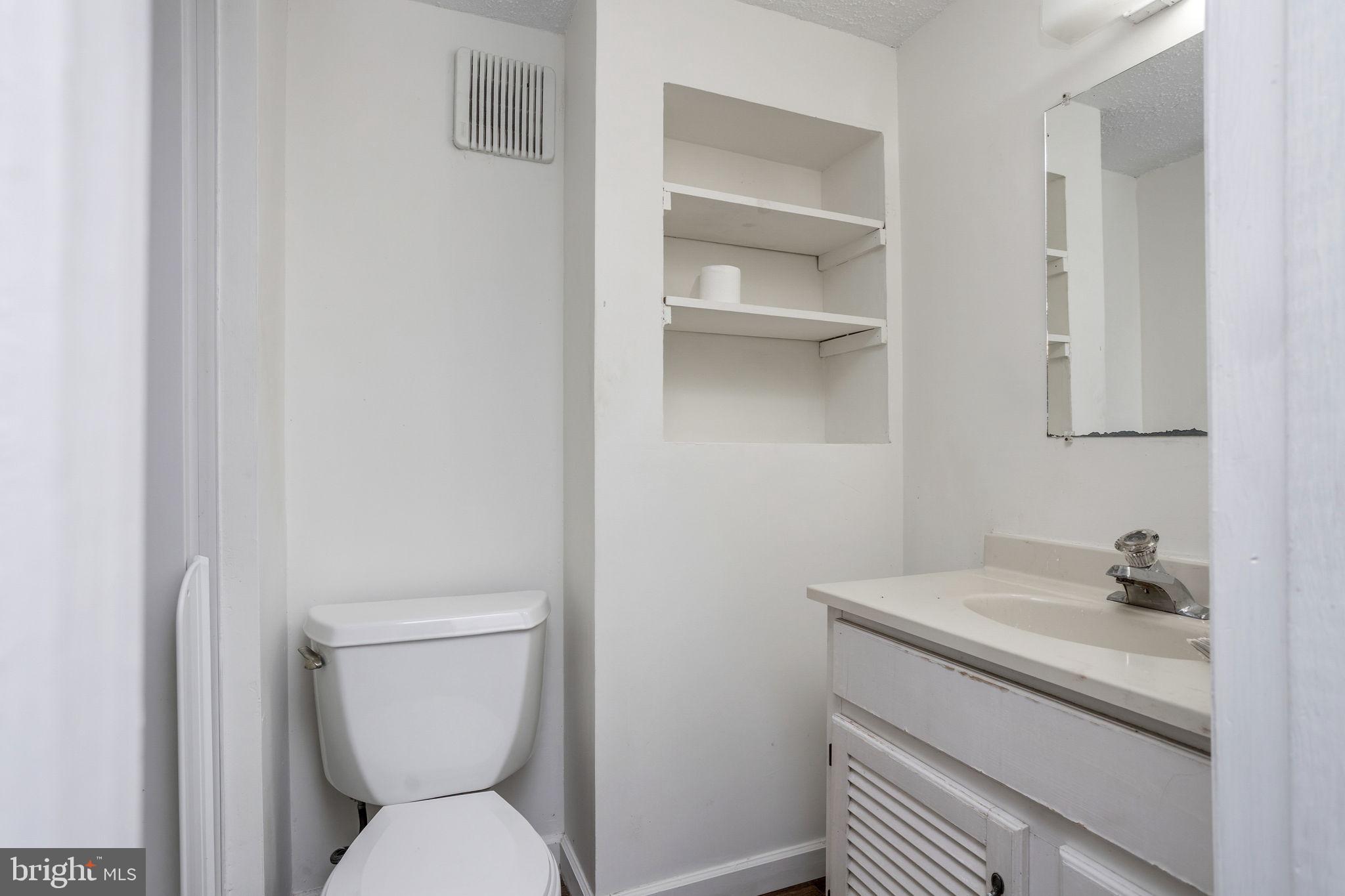 QUINCE ORCHARD MANOR - Residential