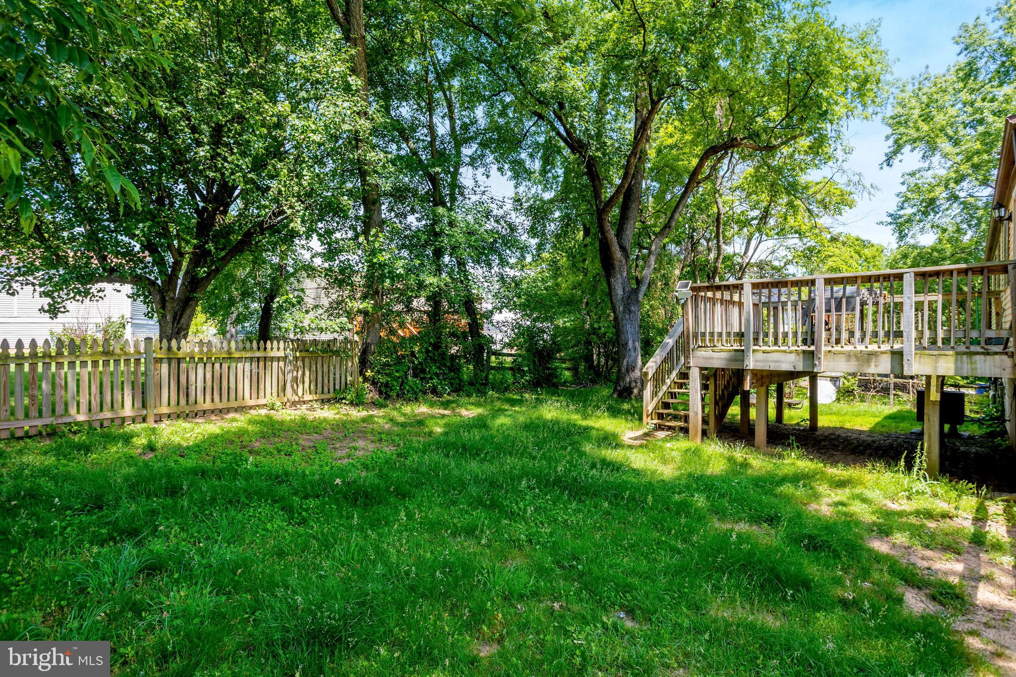 QUINCE ORCHARD MANOR - Residential