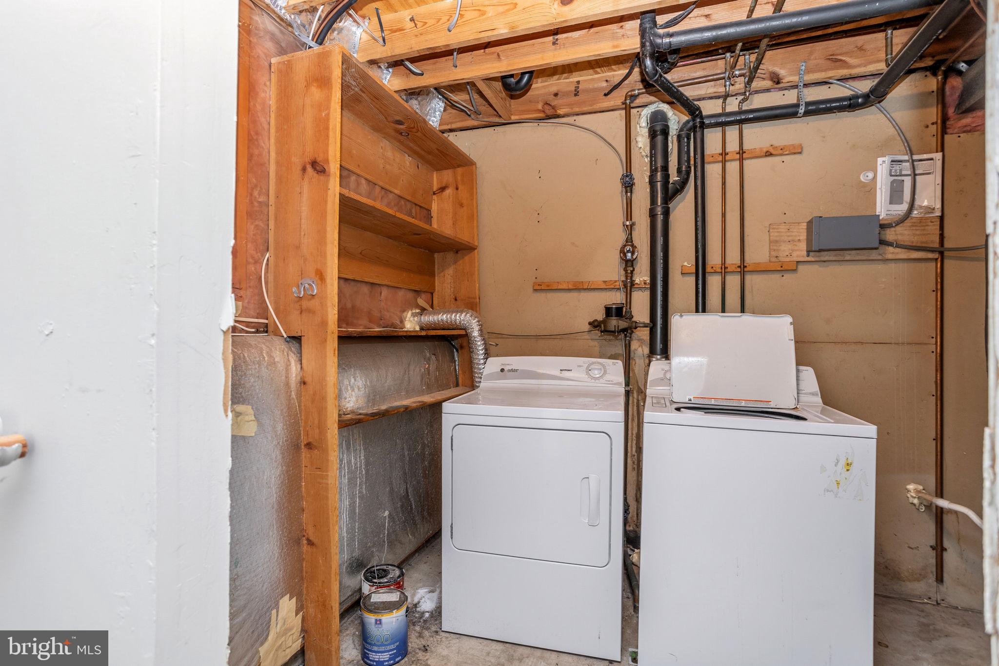QUINCE ORCHARD MANOR - Residential