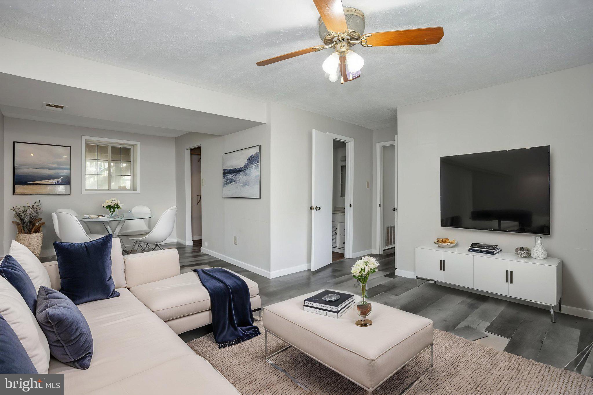 QUINCE ORCHARD MANOR - Residential