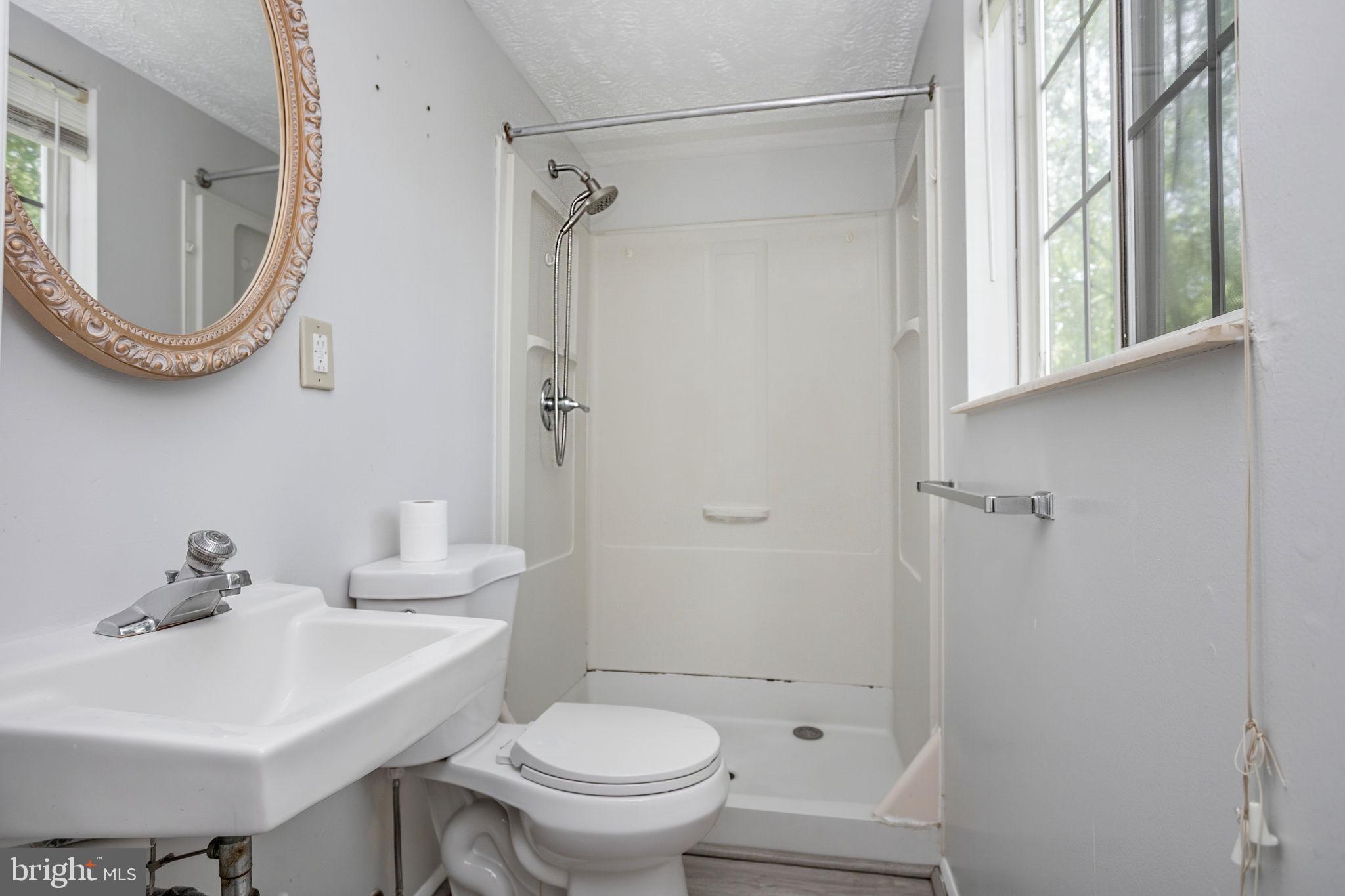 QUINCE ORCHARD MANOR - Residential