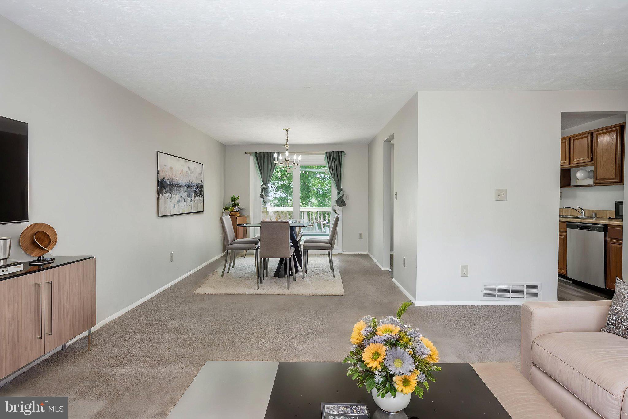QUINCE ORCHARD MANOR - Residential