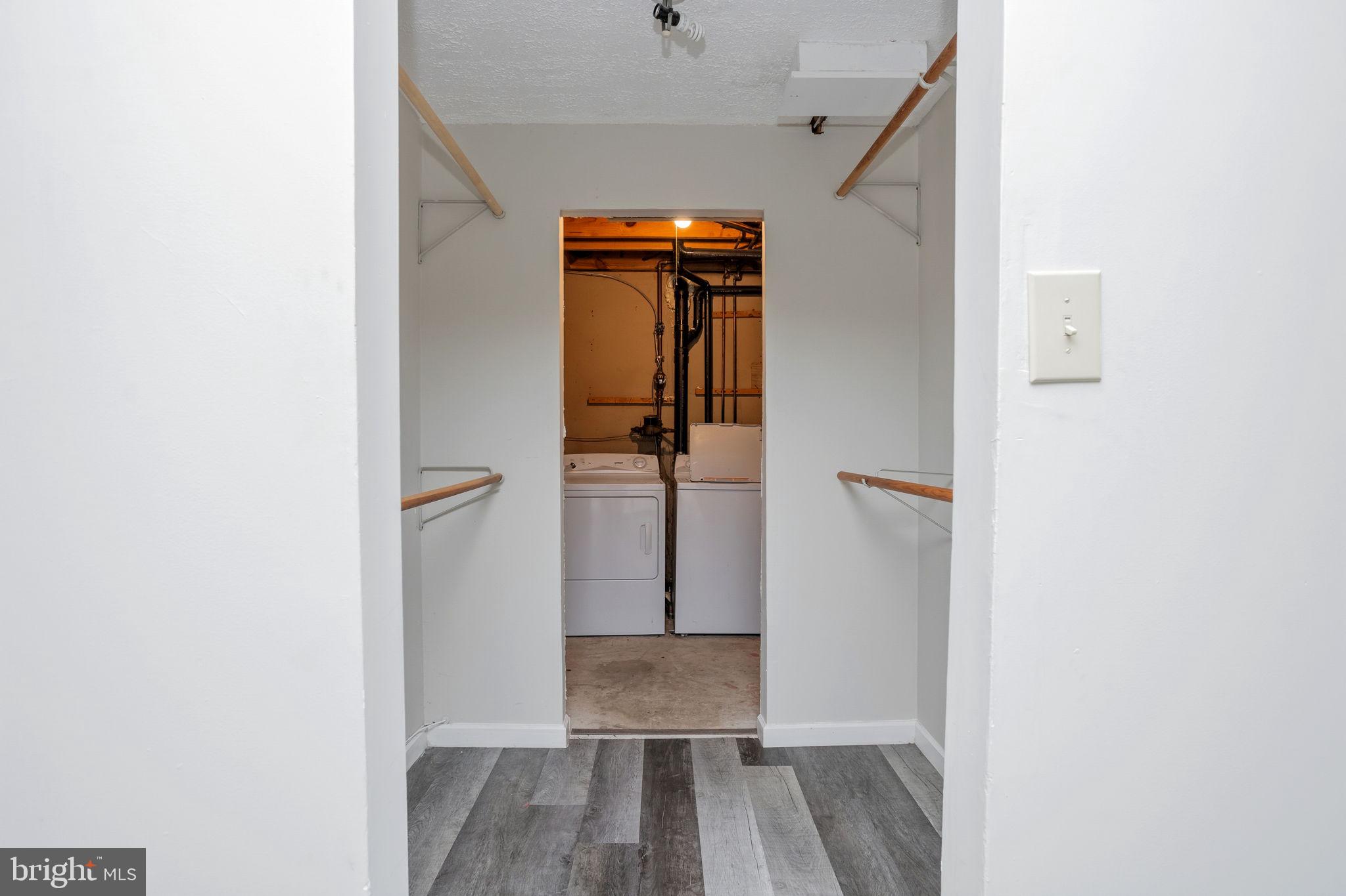 QUINCE ORCHARD MANOR - Residential