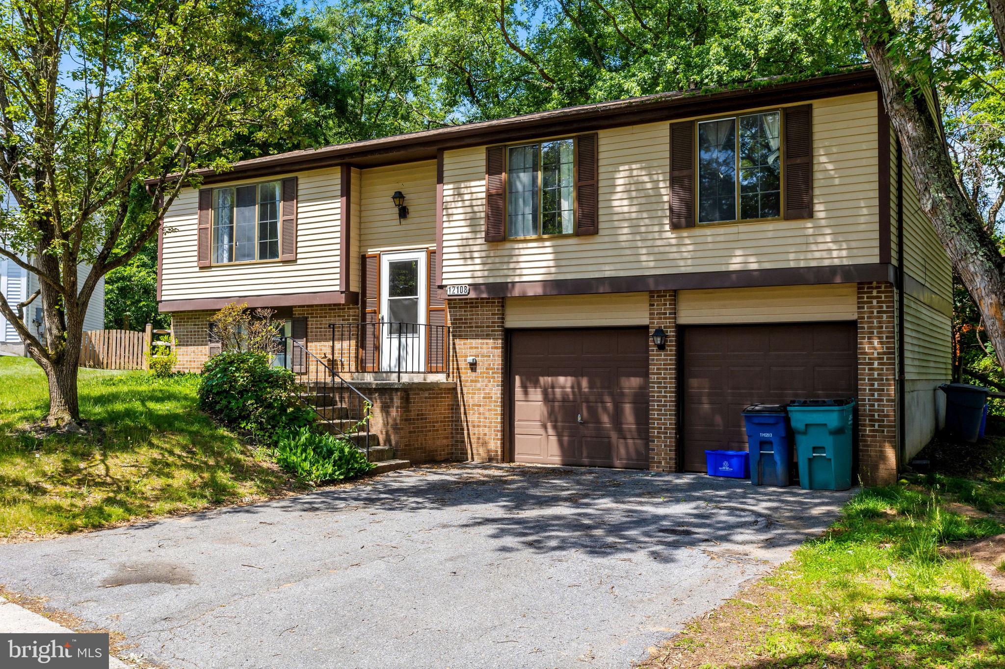 QUINCE ORCHARD MANOR - Residential