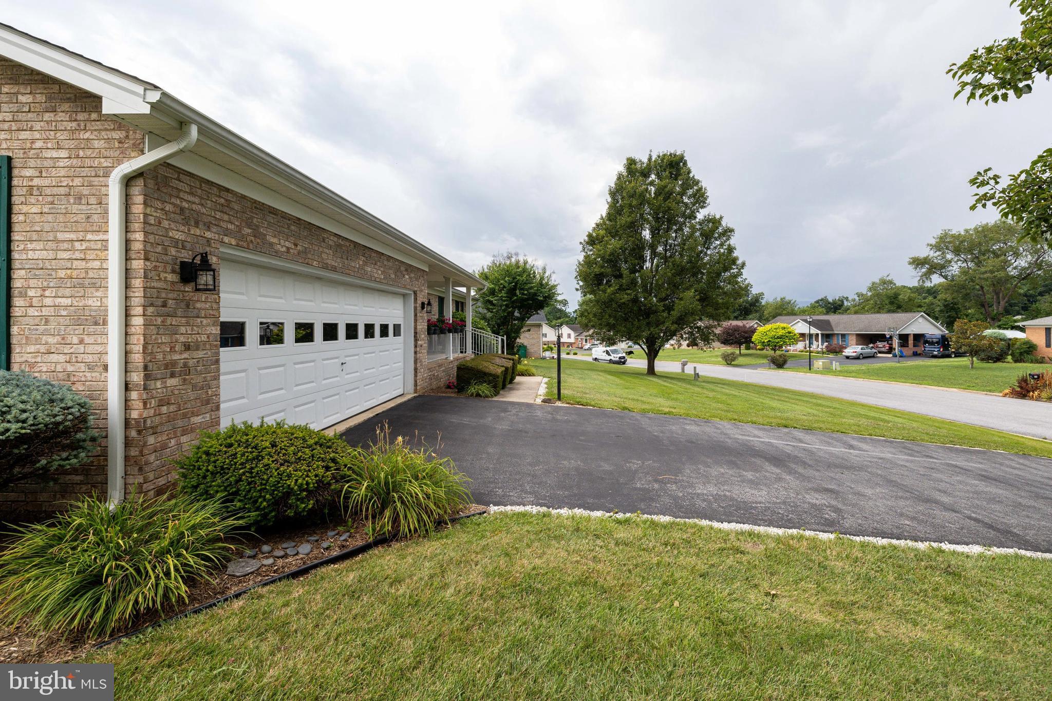 THE MEADOWS - Residential