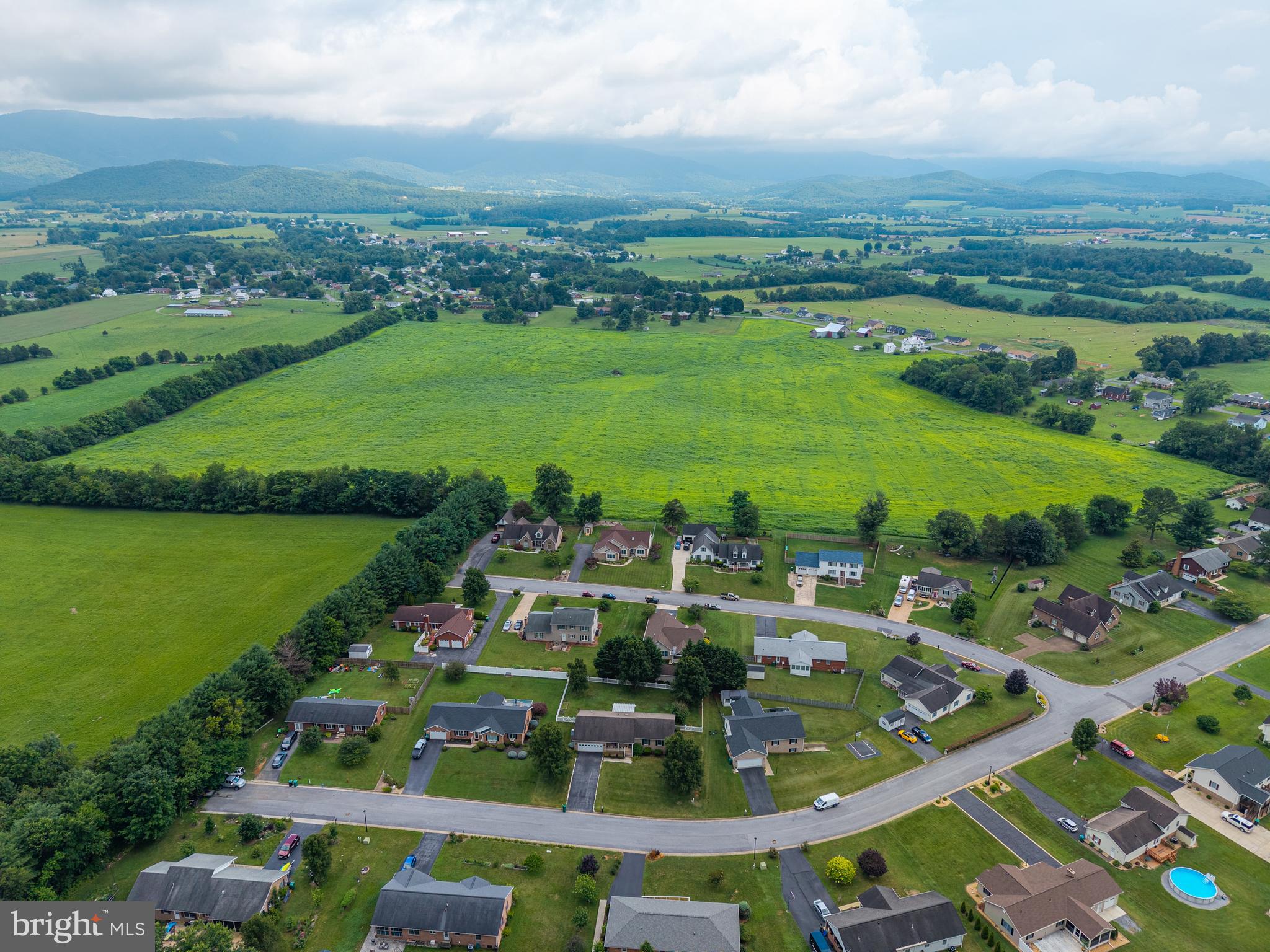 THE MEADOWS - Residential