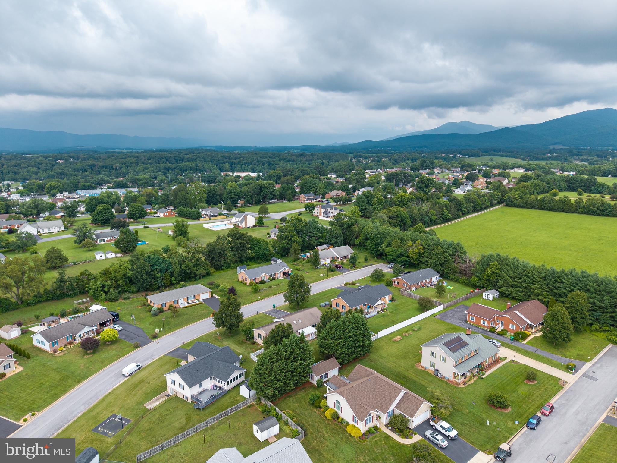 THE MEADOWS - Residential
