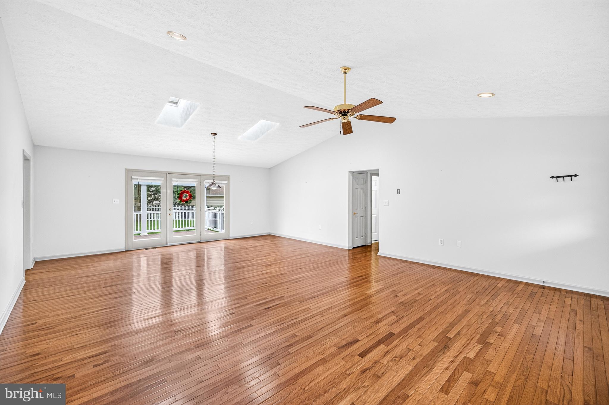 THE MEADOWS - Residential