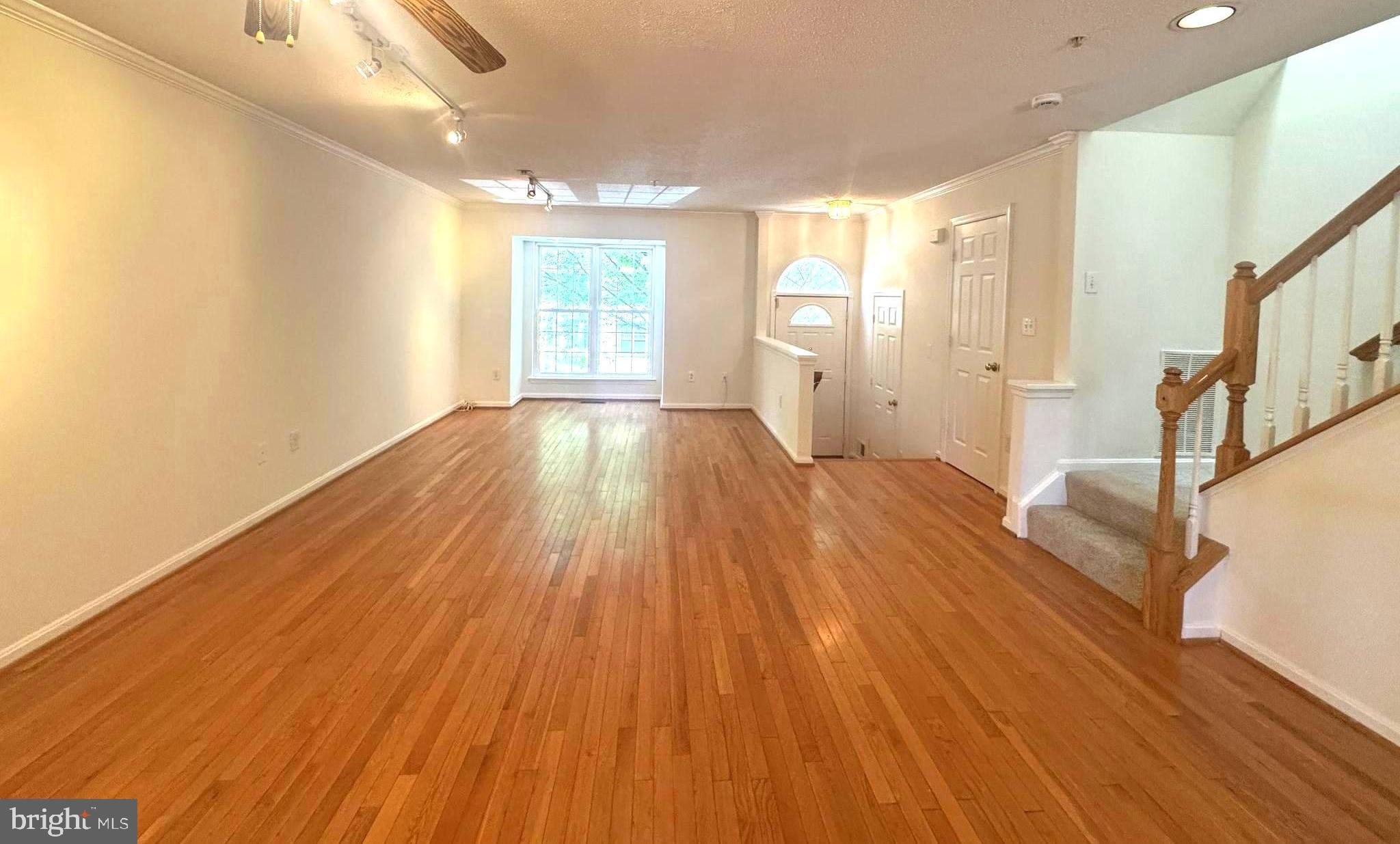 LONGMEAD - Residential