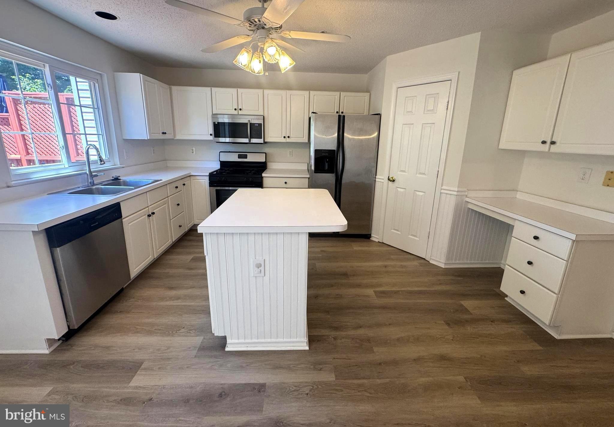 LONGMEAD - Residential