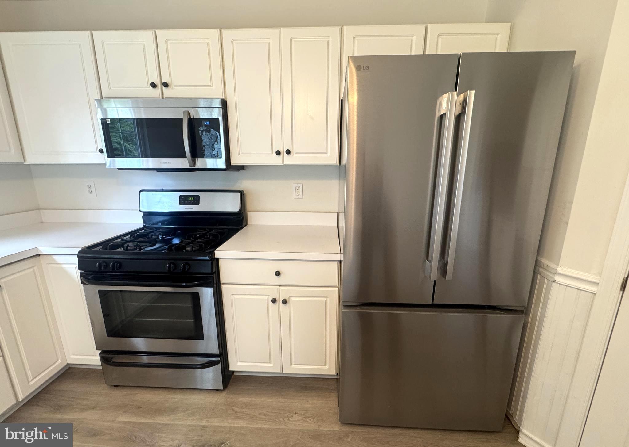 LONGMEAD - Residential