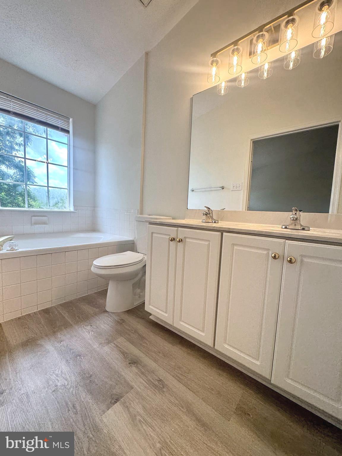 LONGMEAD - Residential