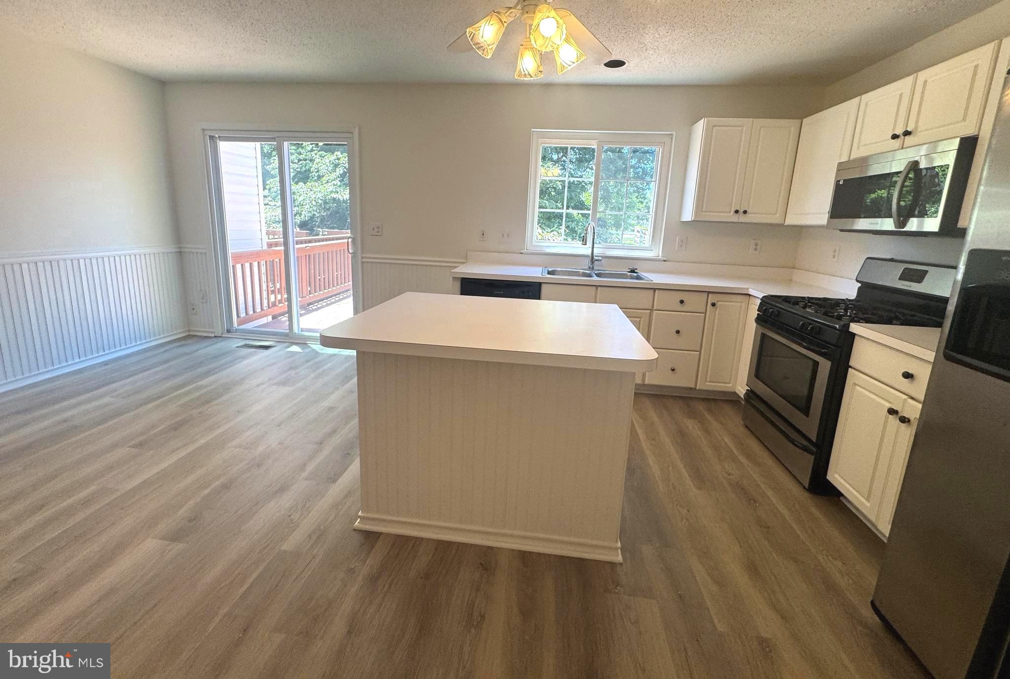 LONGMEAD - Residential