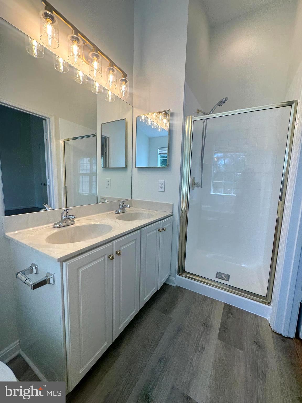 LONGMEAD - Residential