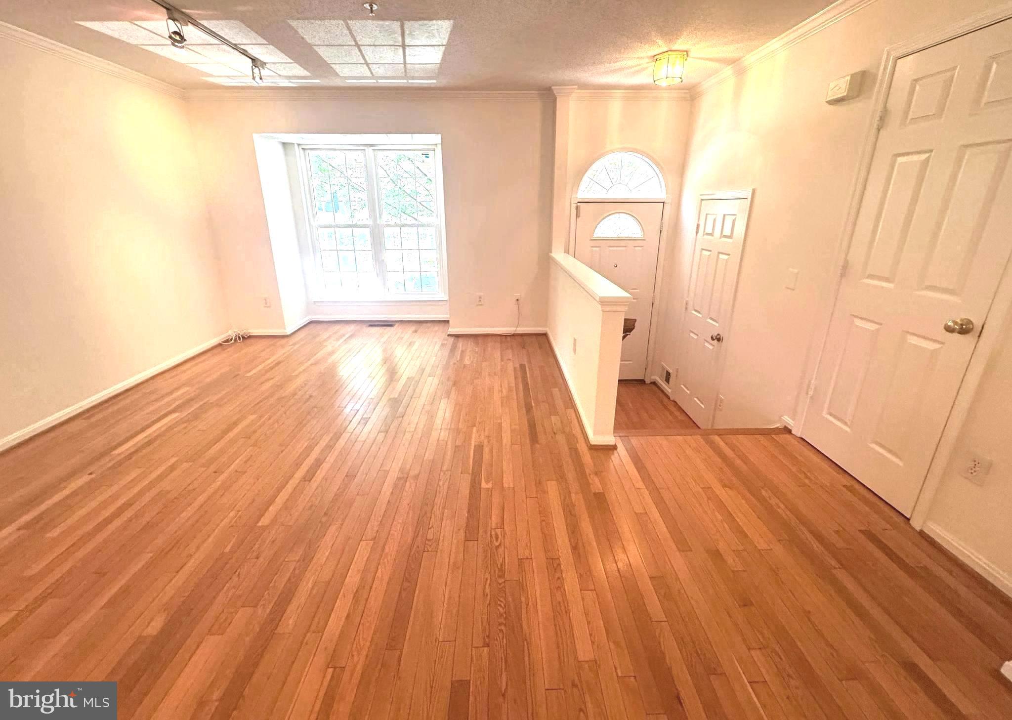 LONGMEAD - Residential