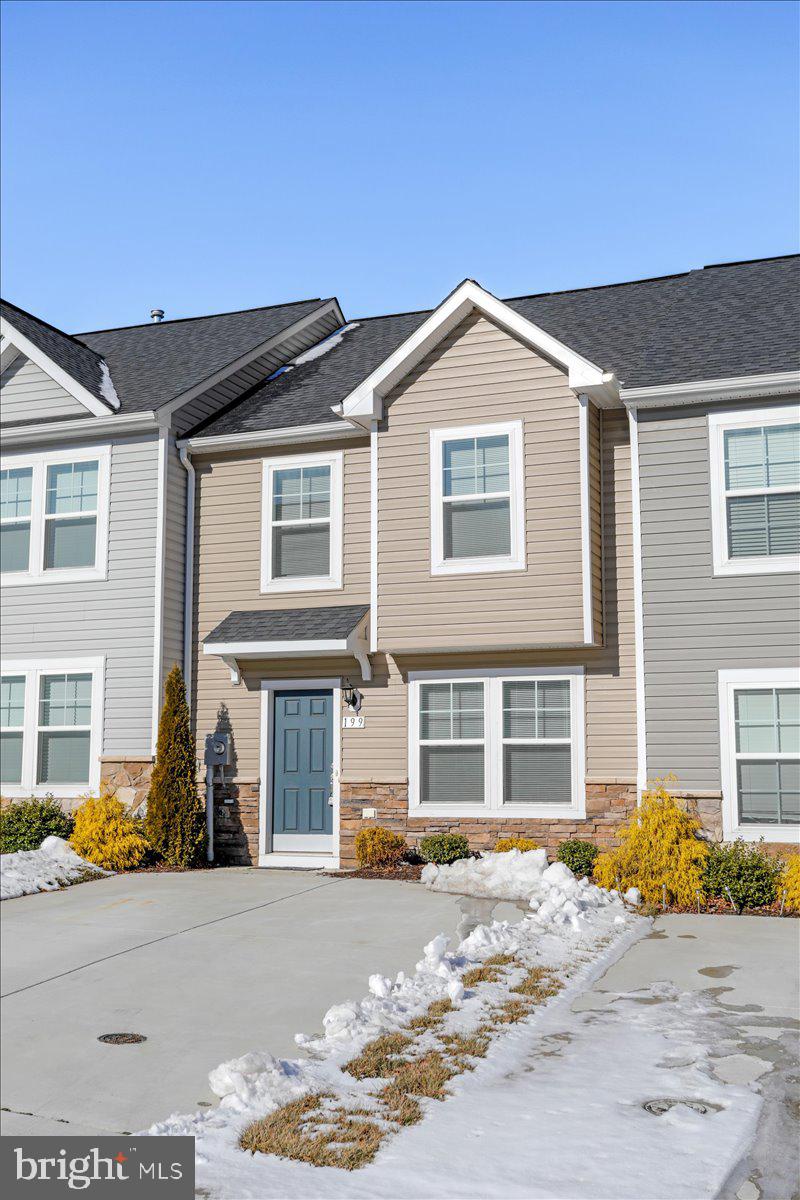 ARCHERS ROCK - Residential