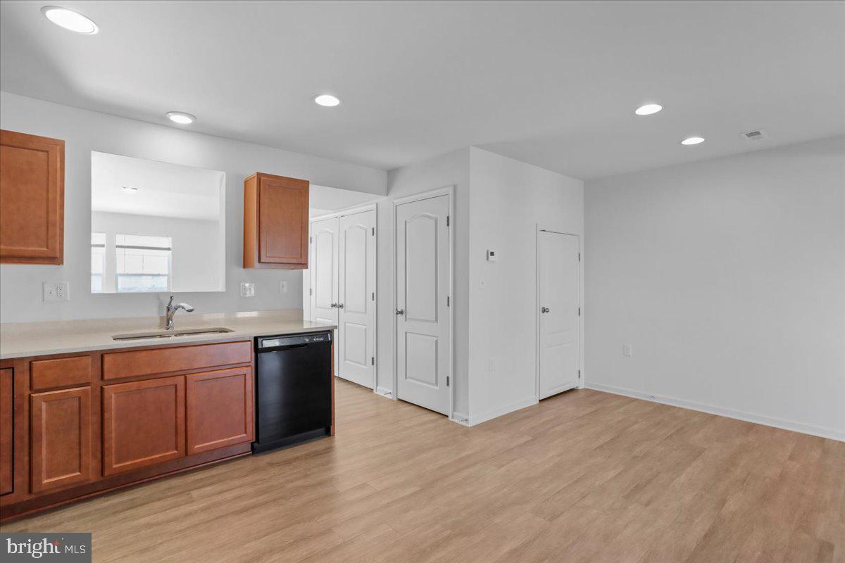 ARCHERS ROCK - Residential