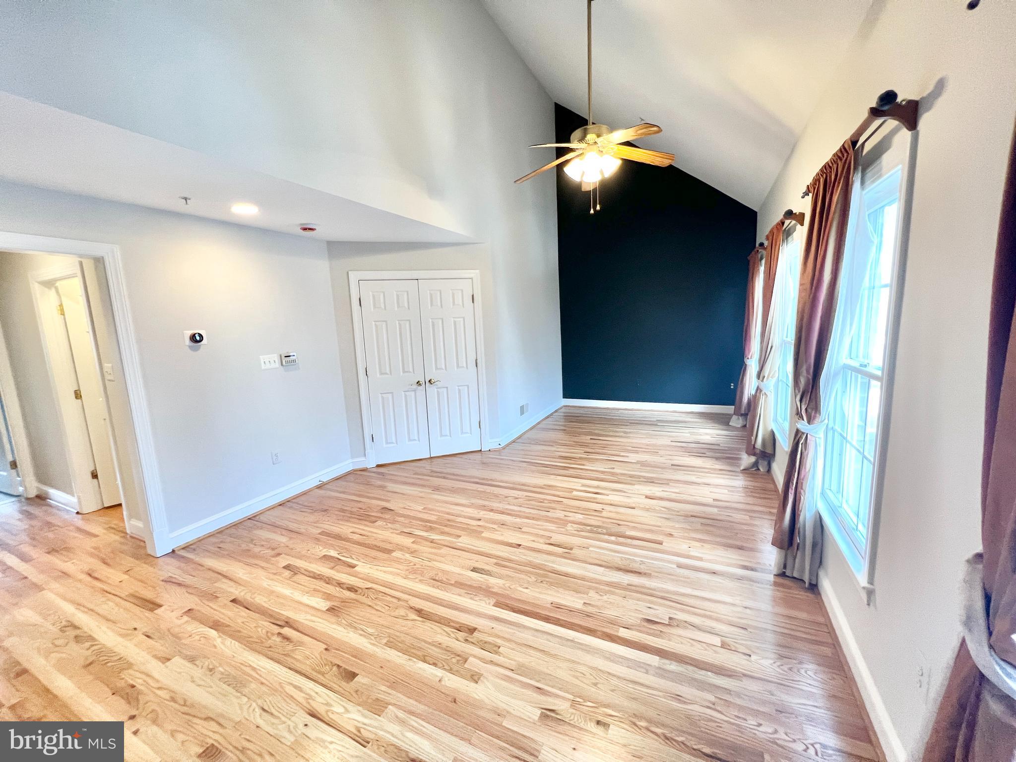 MCLEAN CREST - Residential