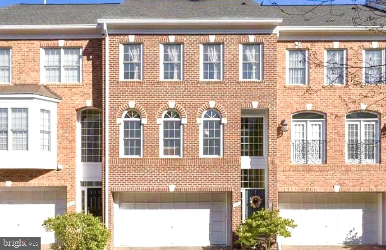 MCLEAN CREST - Residential