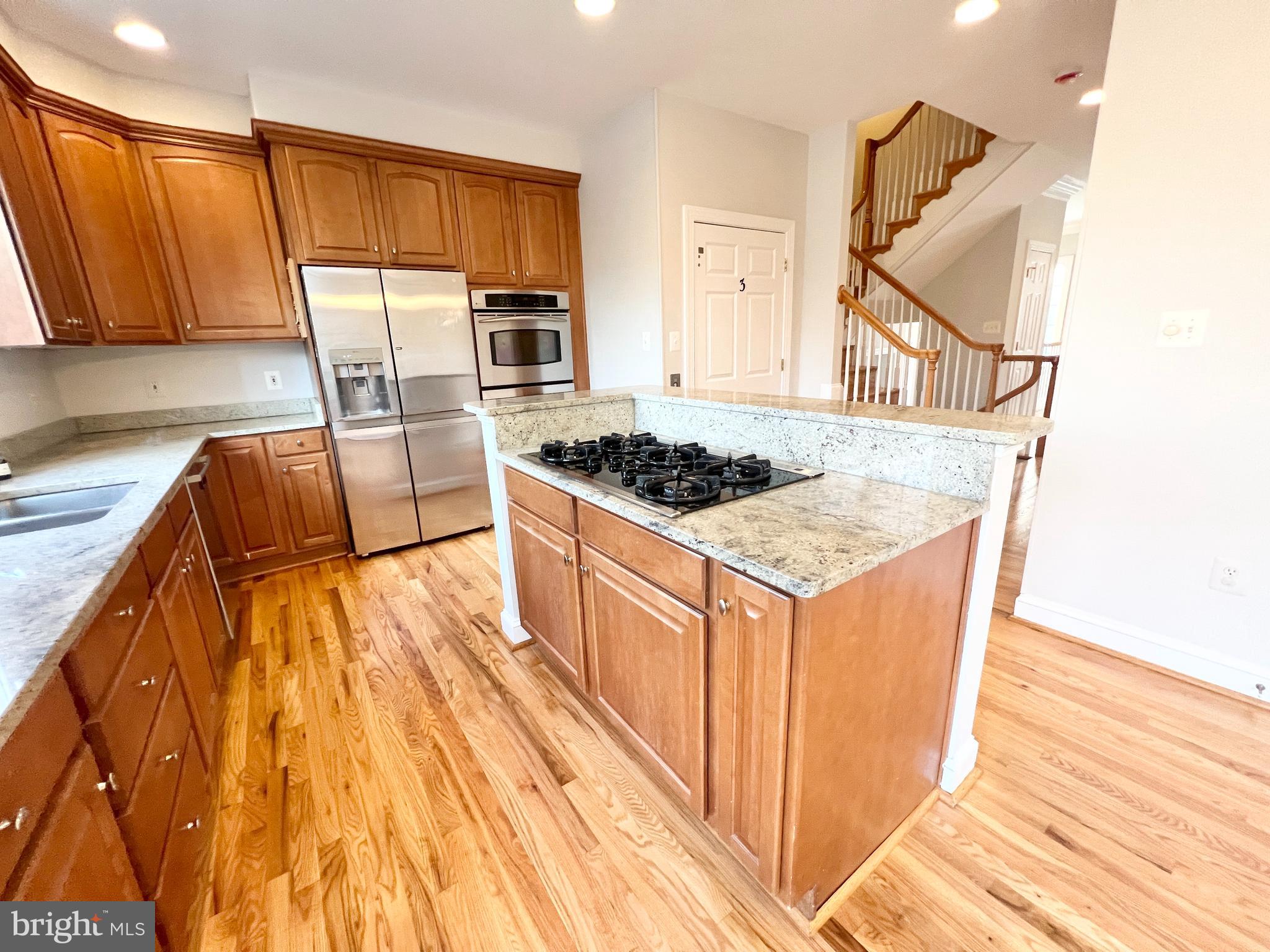 MCLEAN CREST - Residential