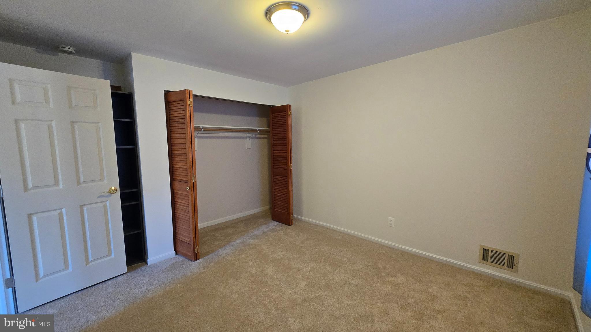 MANOR WOODS - Residential Lease