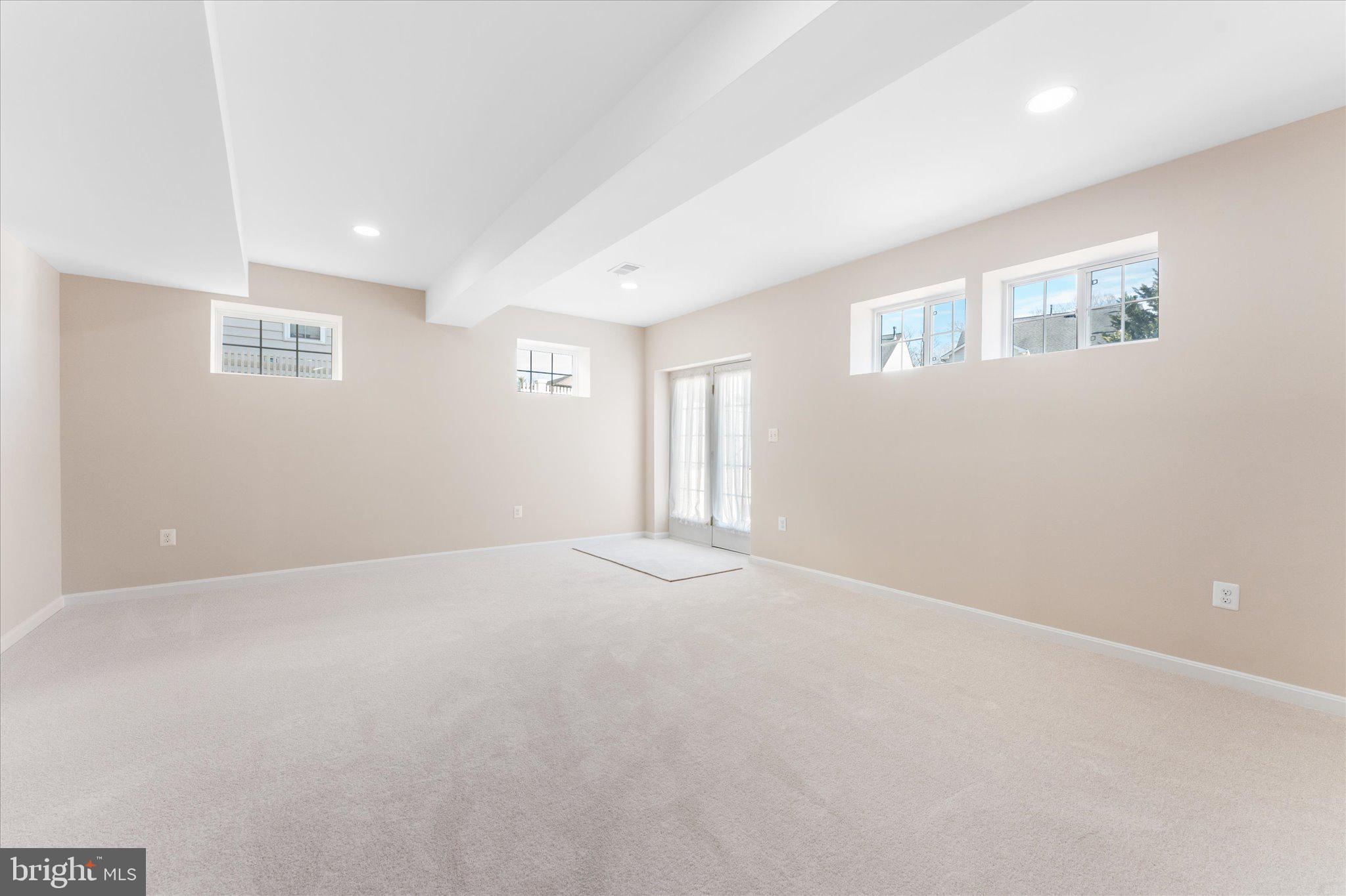 PORT POTOMAC - Residential