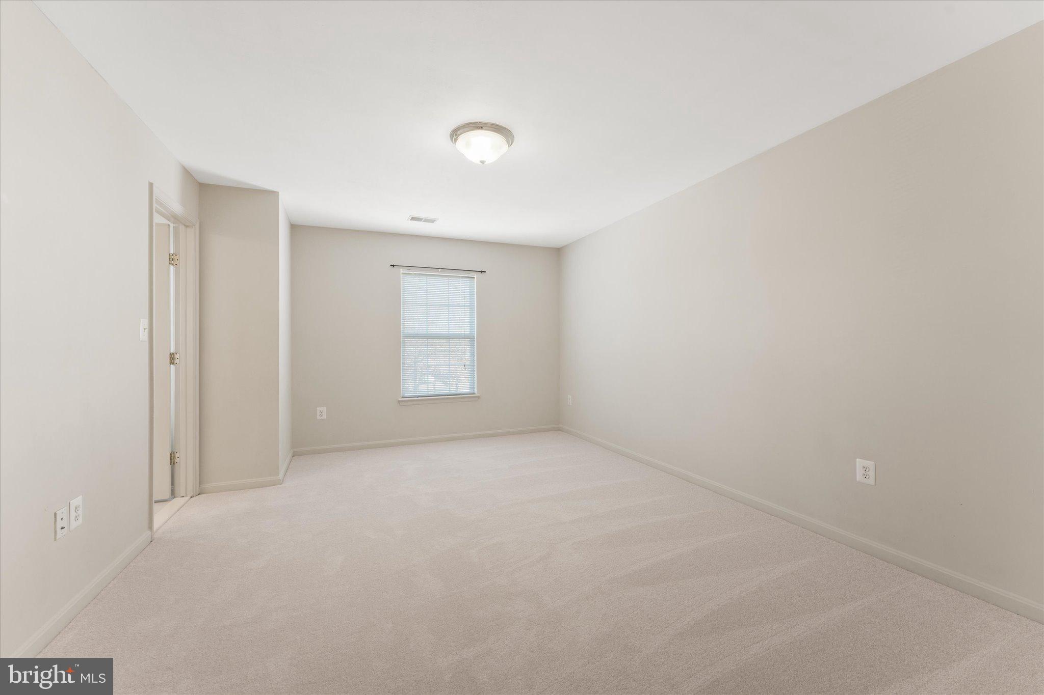 PORT POTOMAC - Residential