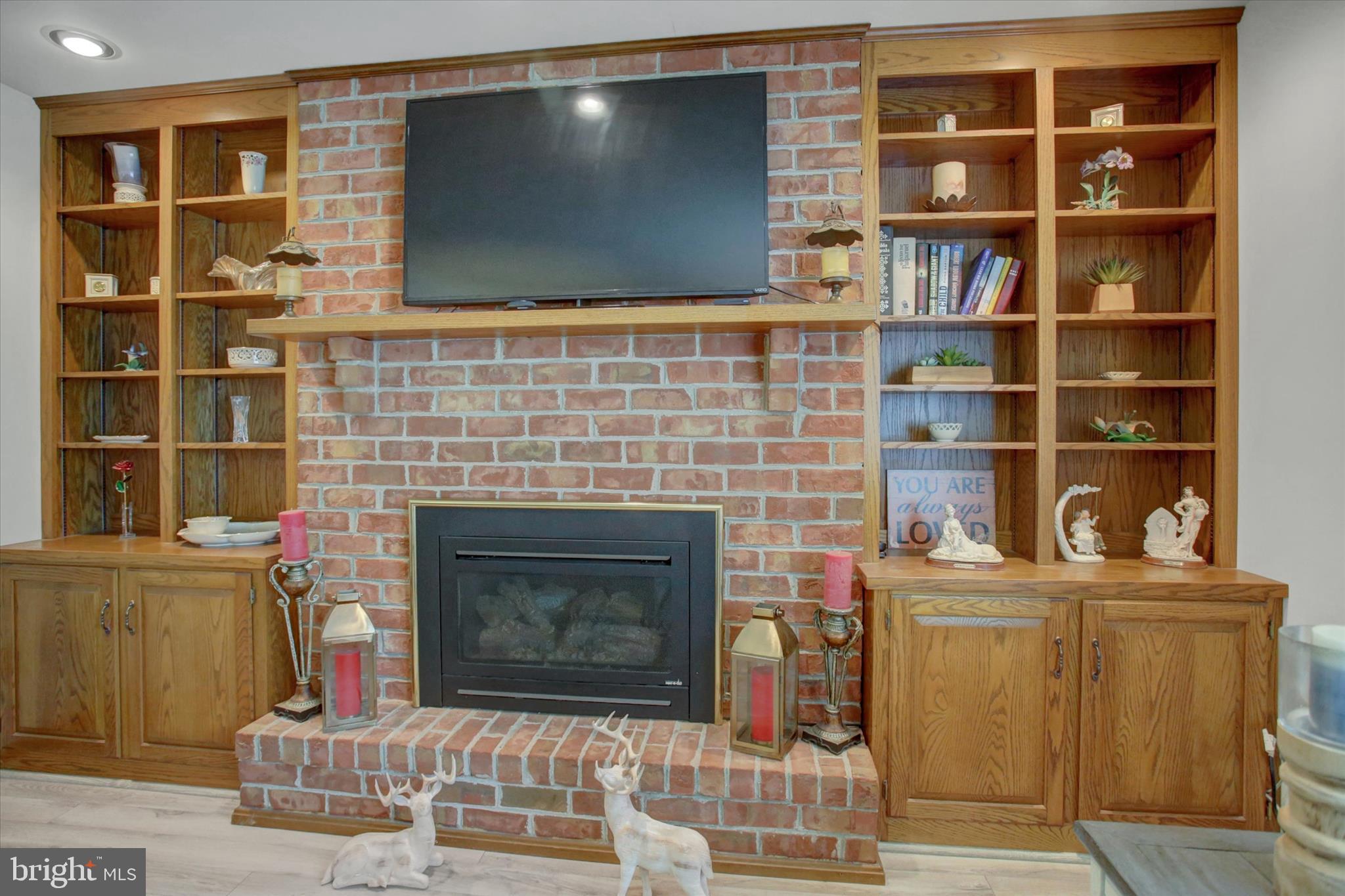 SYCAMORE MEADOWS - Residential