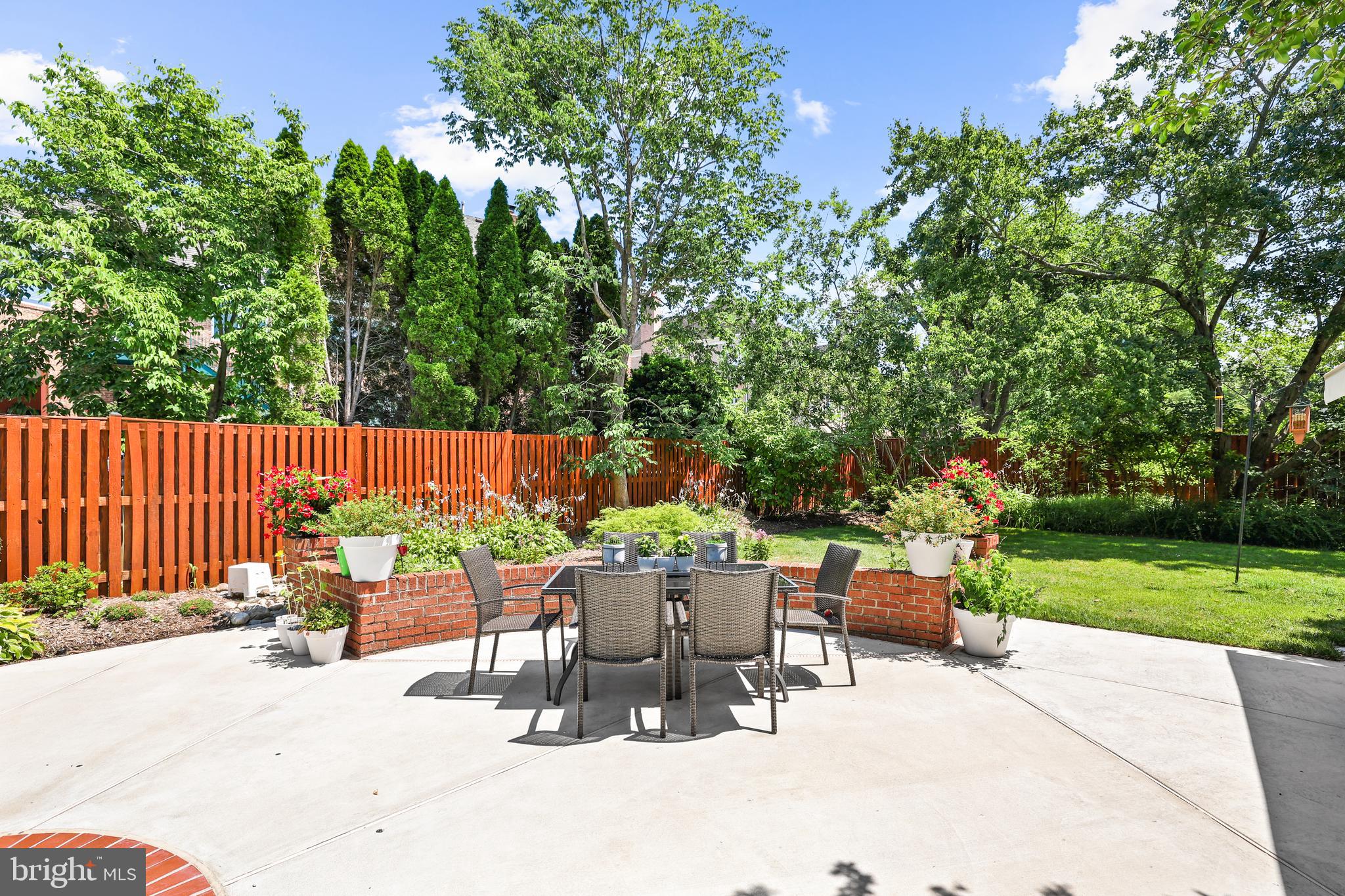 LYNWOOD - Residential