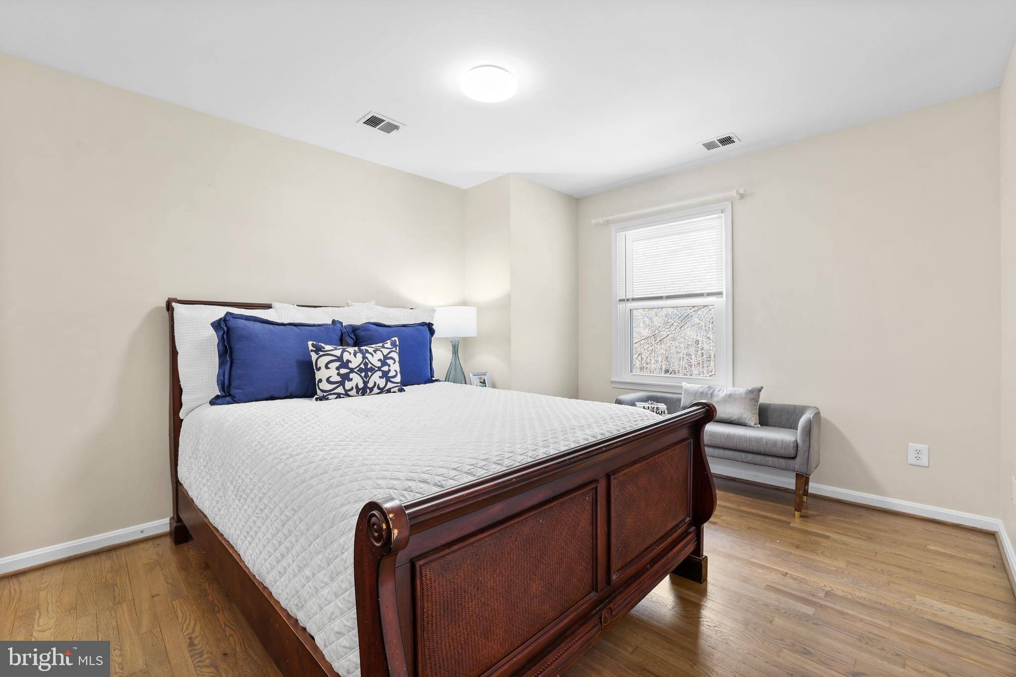 LYNWOOD - Residential